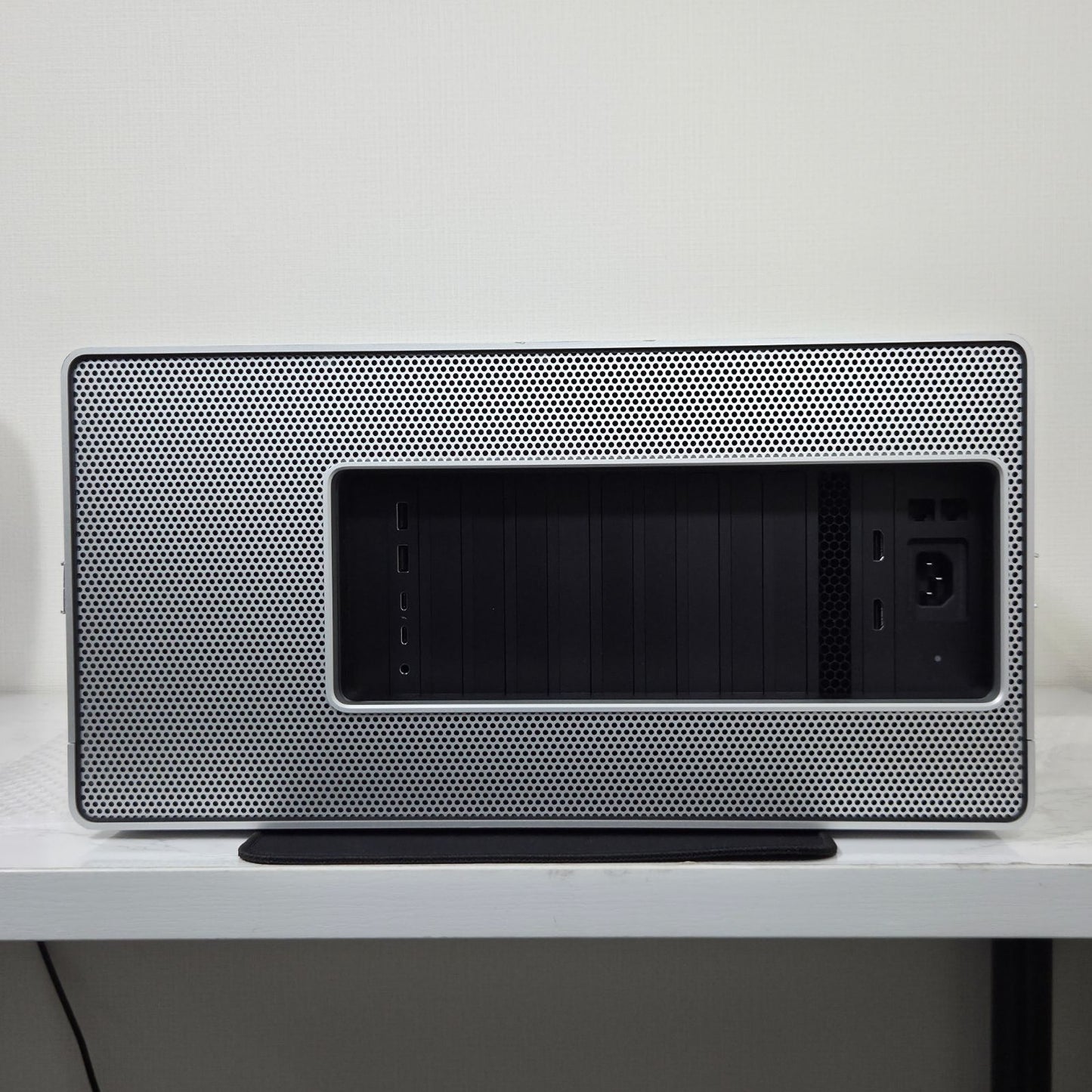 【良品】【1週間保証】Apple Mac Pro Rack 2019 / Xeon W-3235 3.30GHz / Radeon RX580X / 80GB / SSD 2TB