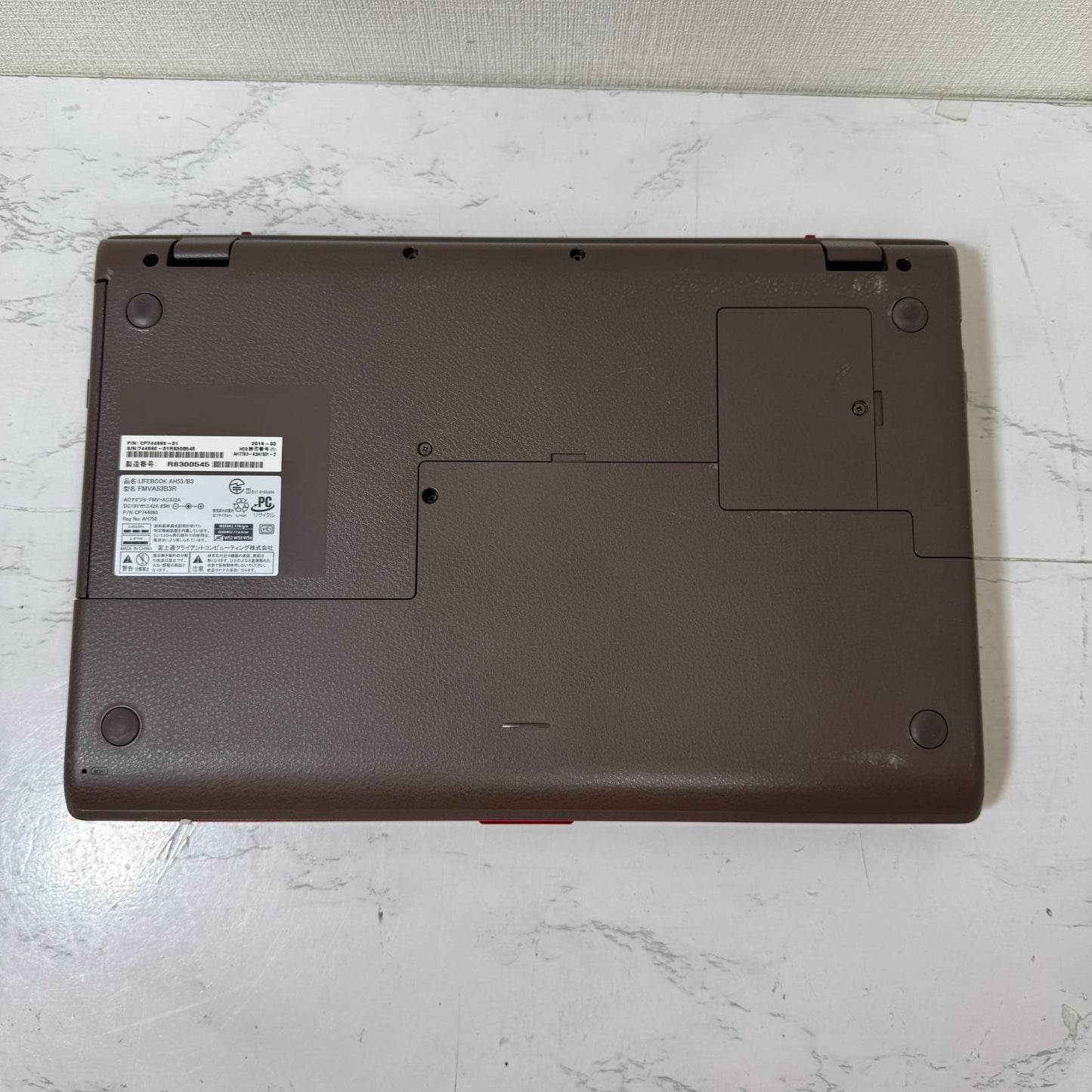 【傷あり】【1週間保証】Fujitsu FMV LIFEBOOK AH53/B3 / Core i7 8550U / 8GB / 1TB 000329