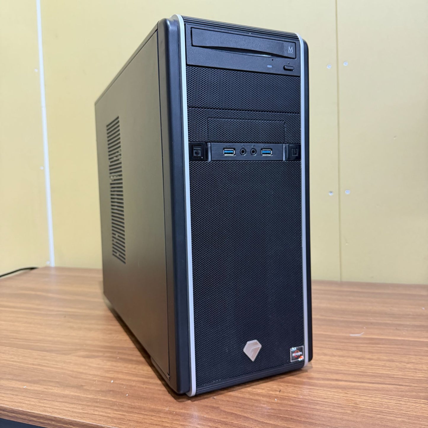 【ゲーミングPC】【初期不良1週間対応】G-GEAR / Ryzen 7 3800X / GeForce RTX 2070 SUPER / 32GB / 1TB + 500GB SSD
