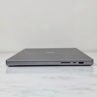 【良品】【1週間保証】Apple MacBook Pro 16 2021 / M1 Max / RAM 32GB / SSD 1TB / GPU32コア / 充放電回数 : 263 ⑦