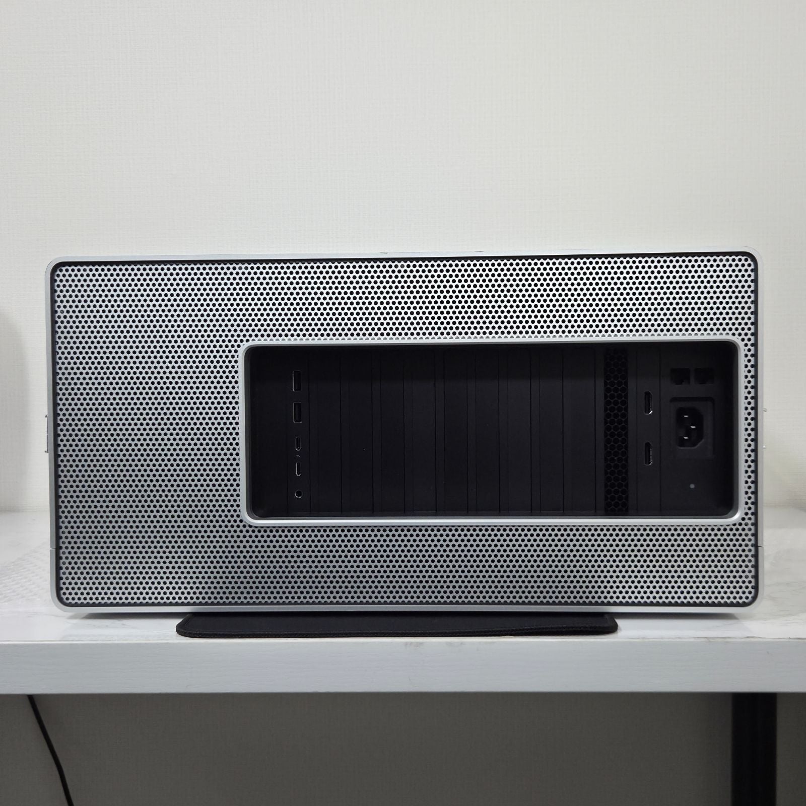 【良品】【1週間保証】Apple Mac Pro Rack 2019 / Xeon W-3235 3.30GHz / Radeon RX580X / 80GB / SSD 2TB