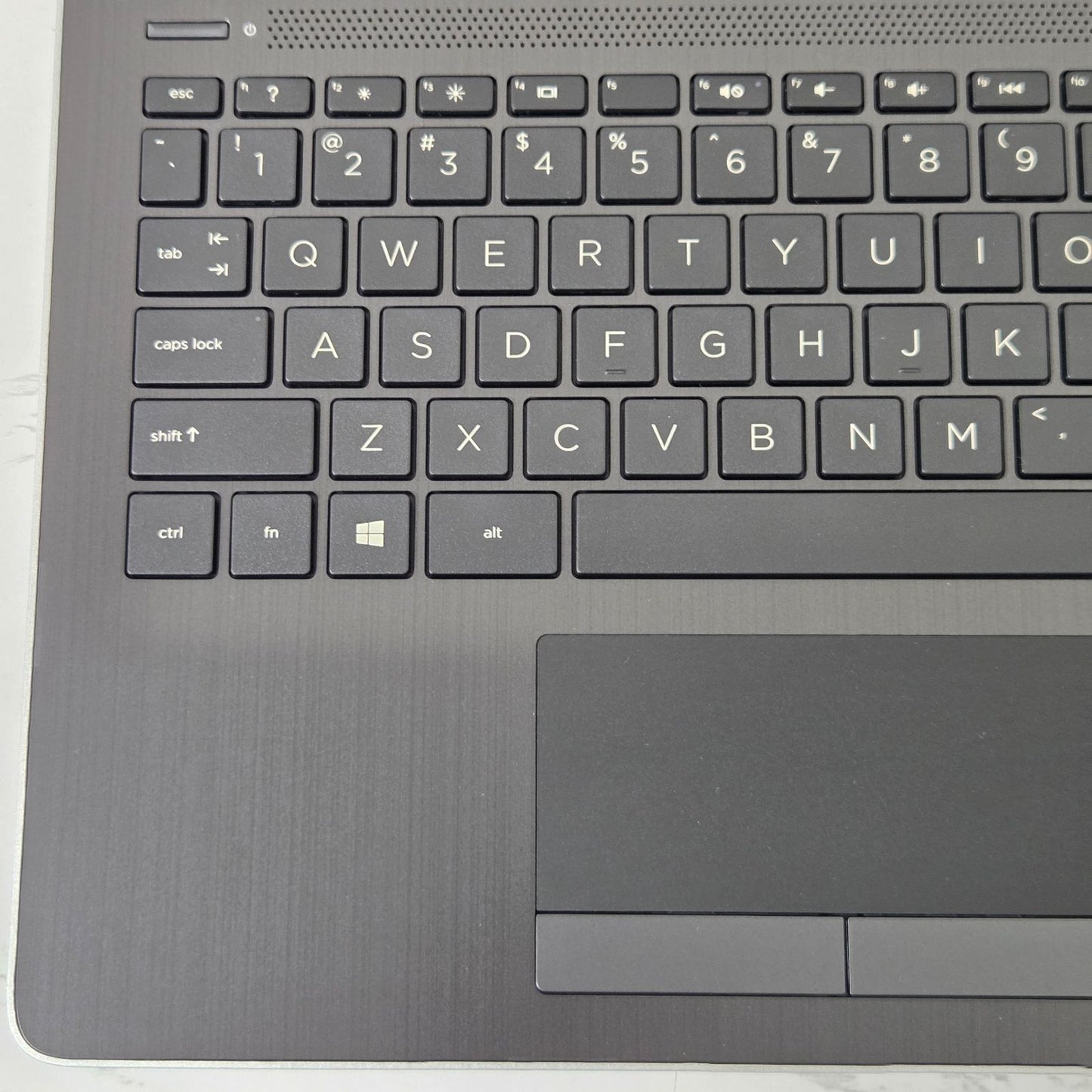【美品】【1週間保証】HP Laptop 14-dk / AMD Ryzen 3 3200U / メモリ8GB / SSD256GB / Radeon Vega Graphics / 14インチFHD