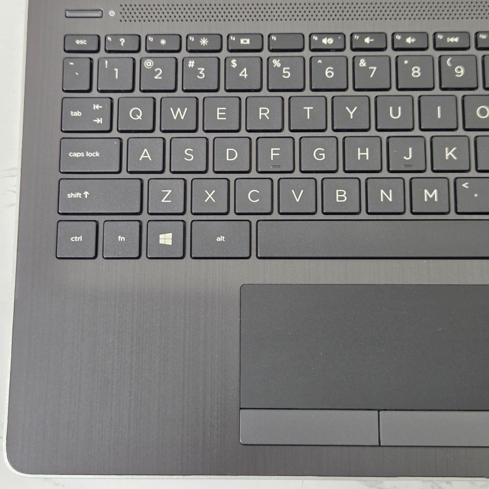 【美品】【1週間保証】HP Laptop 14-dk / AMD Ryzen 3 3200U / メモリ8GB / SSD256GB / Radeon Vega Graphics / 14インチFHD