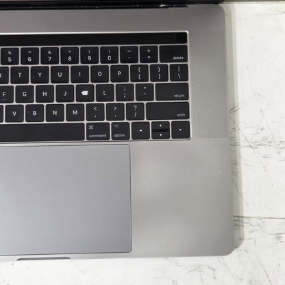 【ジャンク】MacBook Pro 15-inch 2017 / Core i7 / 16GB / SSD512GB / Radeon Pro 560 / 充放電回数：1031