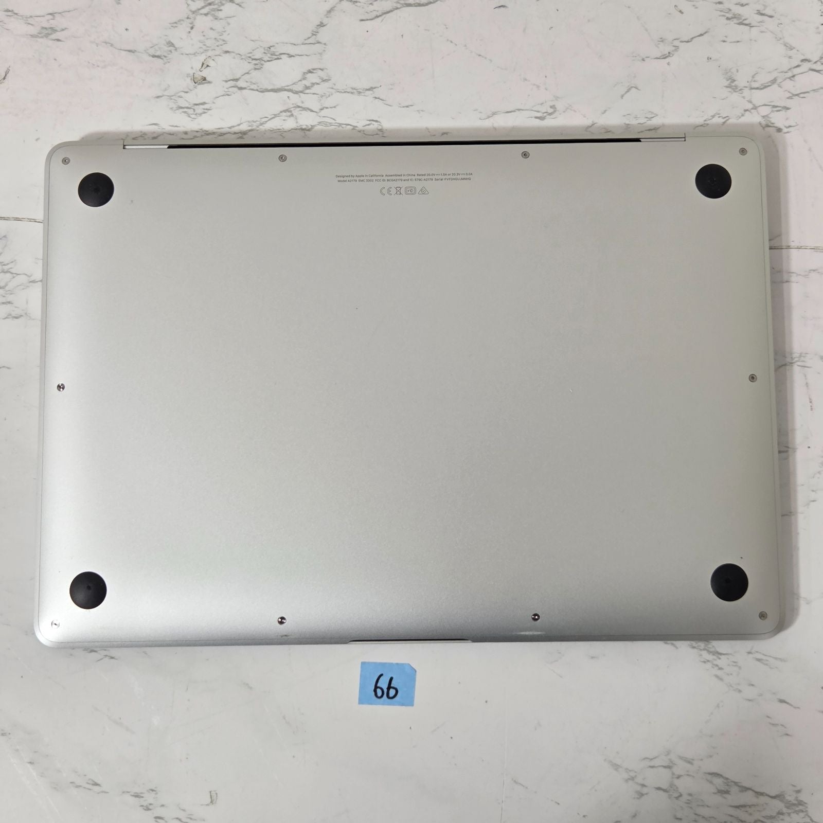 【美品】【1週間保証】MacBook Air 13-inch 2020 / Core i3 / 8GB / SSD256GB / 充放電回数：217