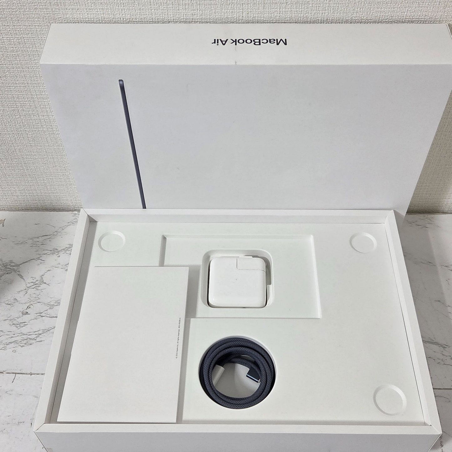 【良品】【1週間保証】MacBook Air 13.6インチ 2022 / Apple M2 / 8GB / SSD256GB / 充放電96回 / 最大容量89%