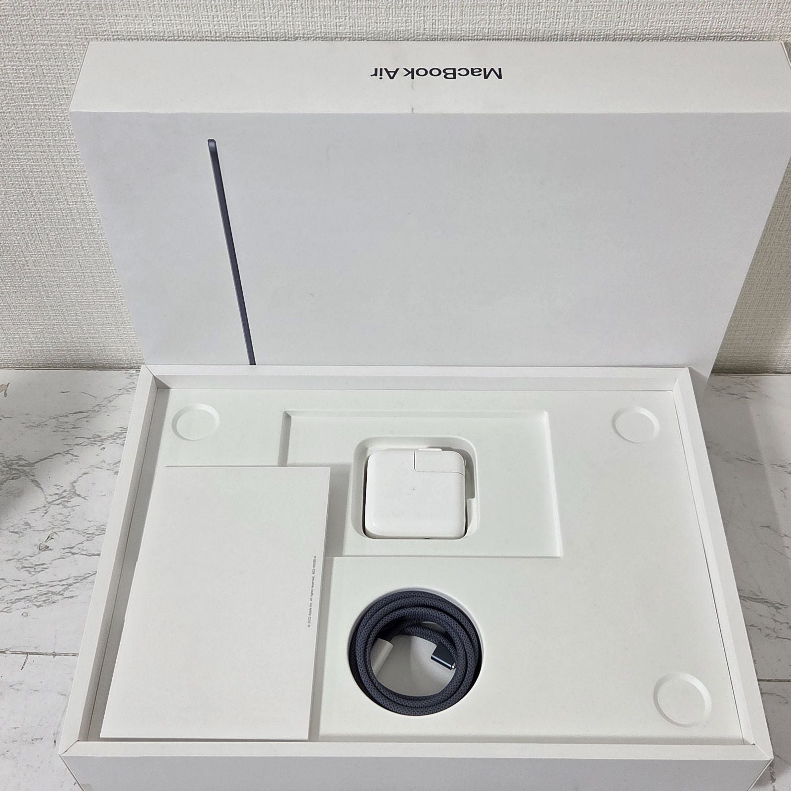 【良品】【1週間保証】MacBook Air 13.6インチ 2022 / Apple M2 / 8GB / SSD256GB / 充放電96回 / 最大容量89%