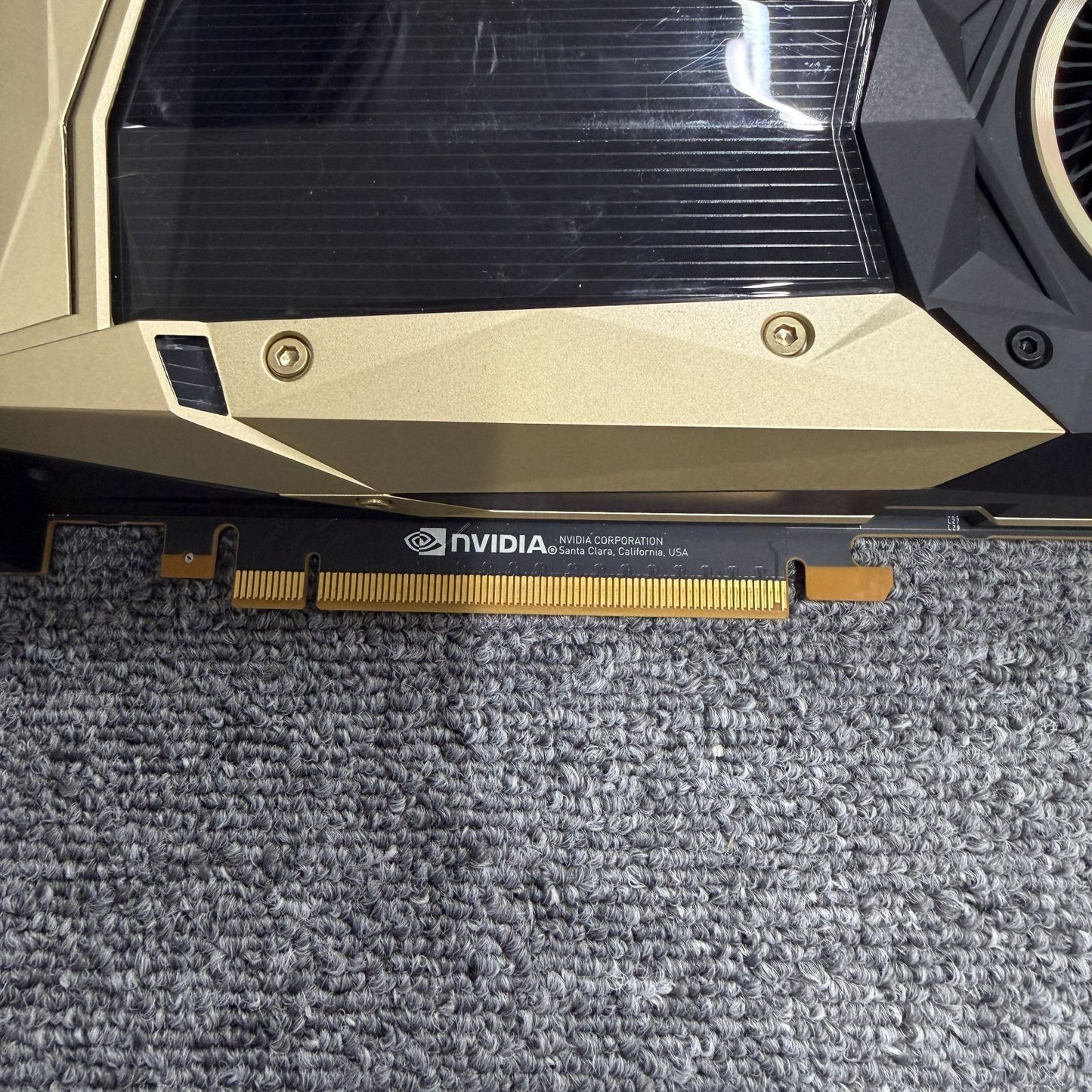 NVIDIA TITAN V Volta 12GB HBM2 Founders Edition 業務用 GPU