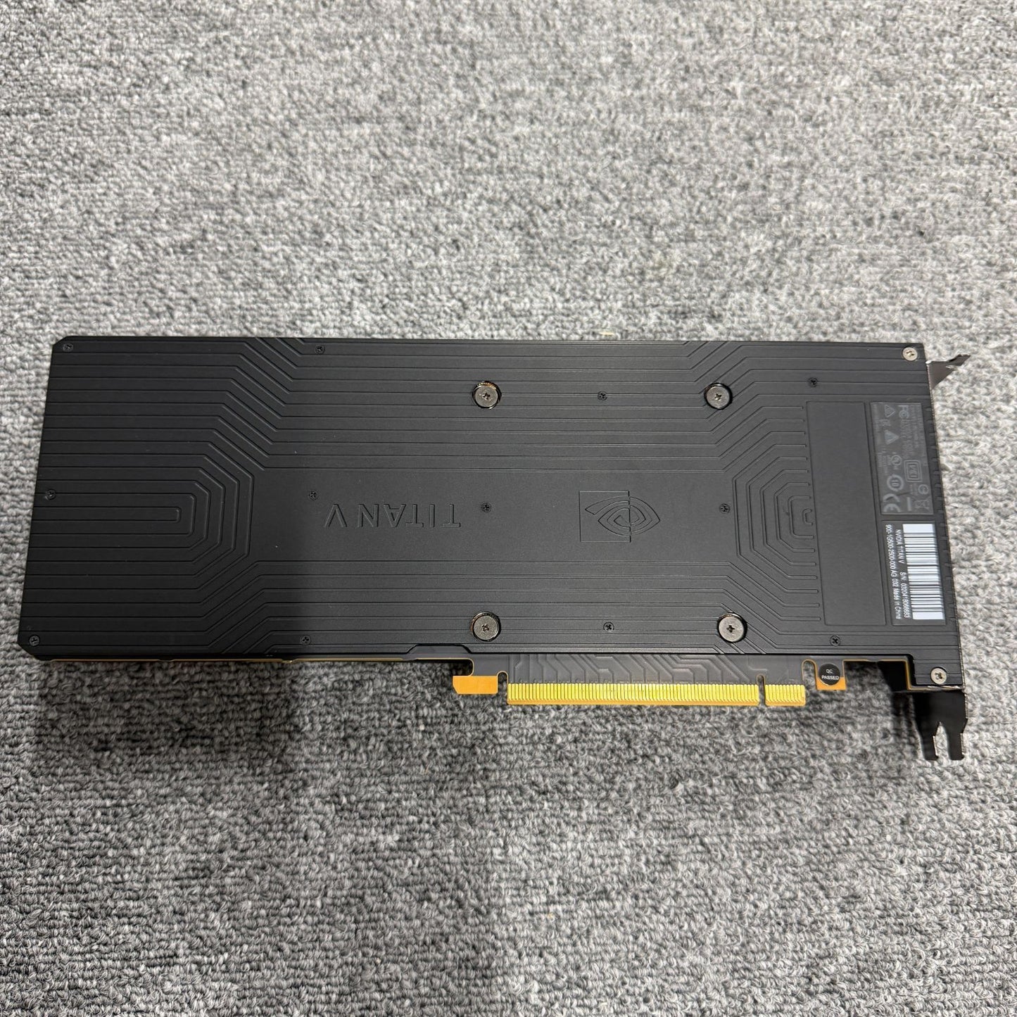 NVIDIA TITAN V Volta 12GB HBM2 Founders Edition 業務用 GPU