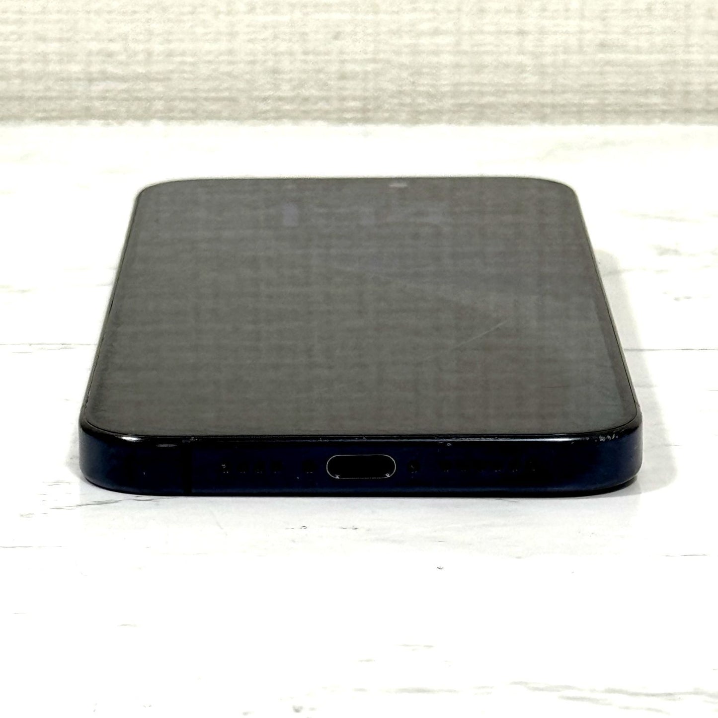 【傷あり】【1週間保証】iPhone 15 Pro Max 512GB SIMフリー（SIMロックなし） 最大容量89% 充放電375回 MU6X3J/A