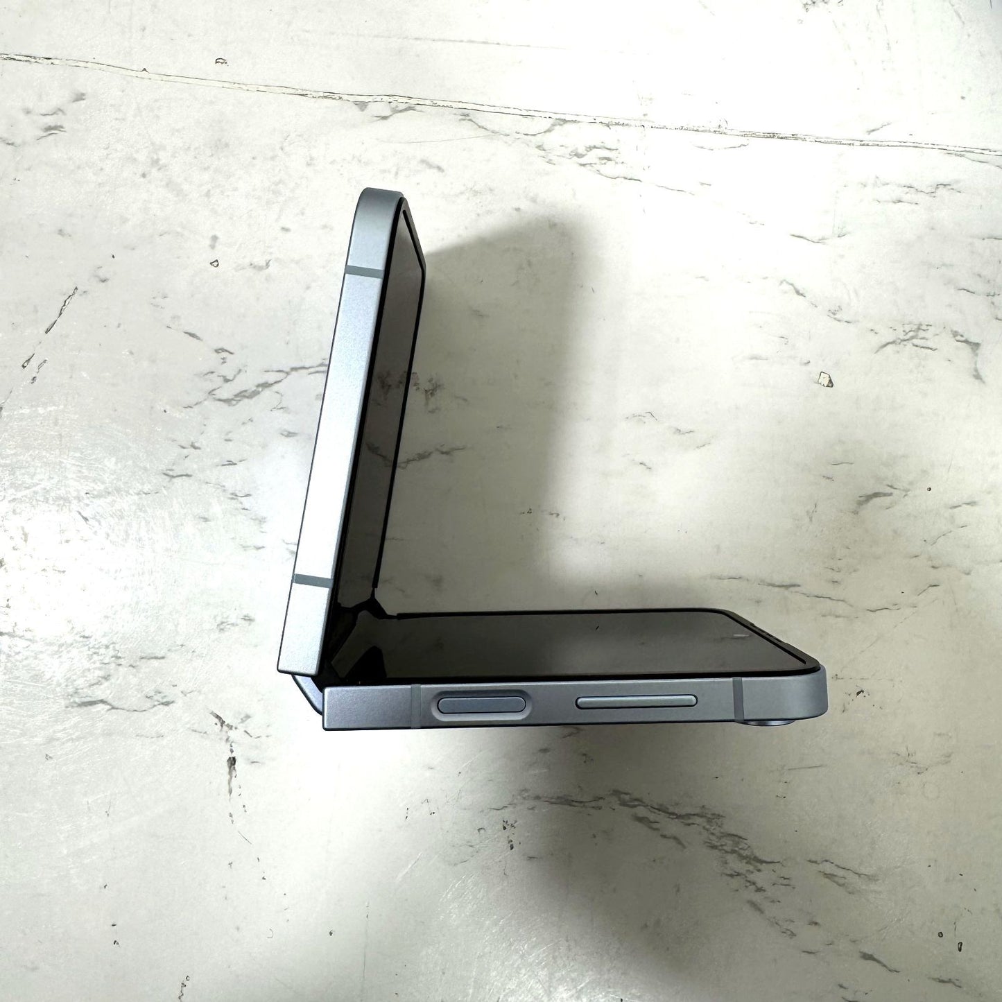 1【良品】【1週間保証】Samsung Galaxy Z Flip6 256GB ブルー SCG29