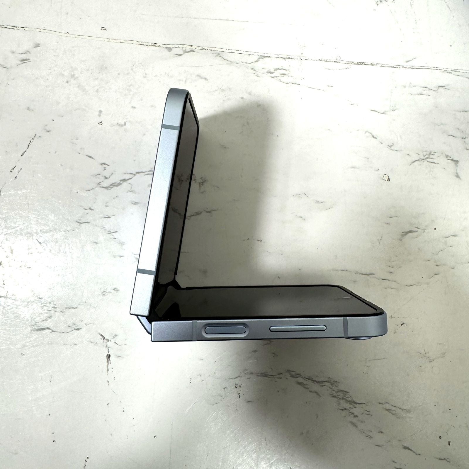 1【良品】【1週間保証】Samsung Galaxy Z Flip6 256GB ブルー SCG29