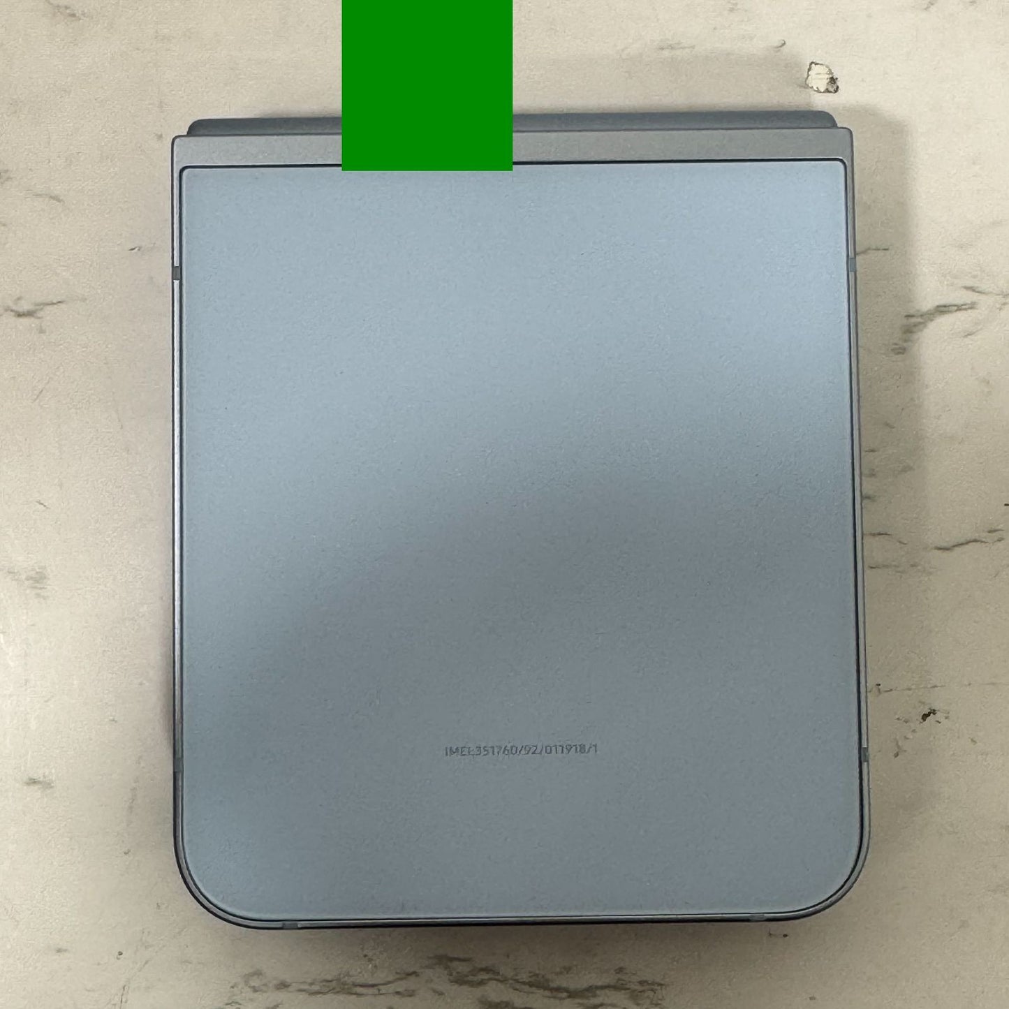 2【美品】【1週間保証】Samsung Galaxy Z Flip6 256GB ブルー SCG29