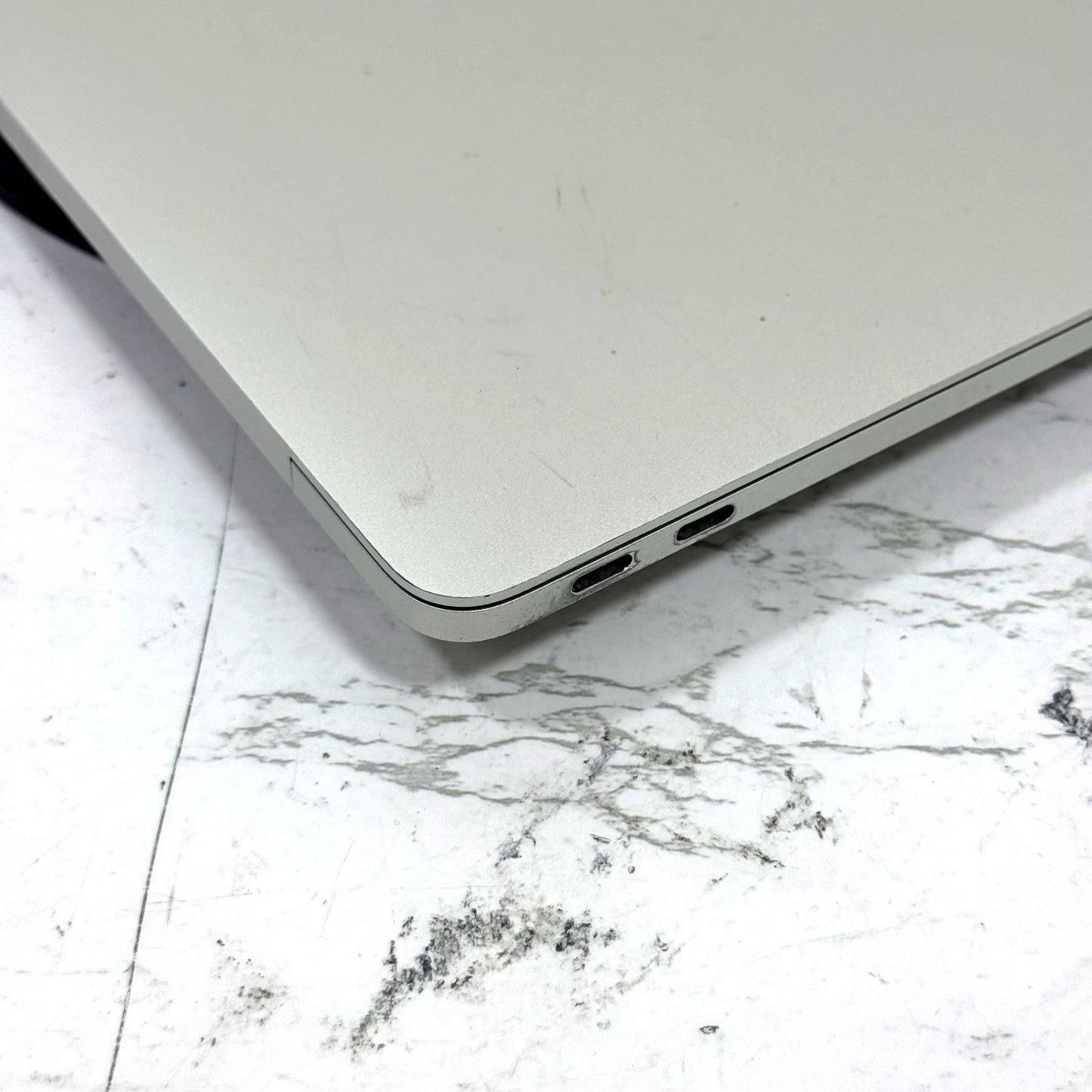 【1週間保証】MacBook Pro 13インチ / Core i7（2017） / 8GB / 256GB   / 充放電532回