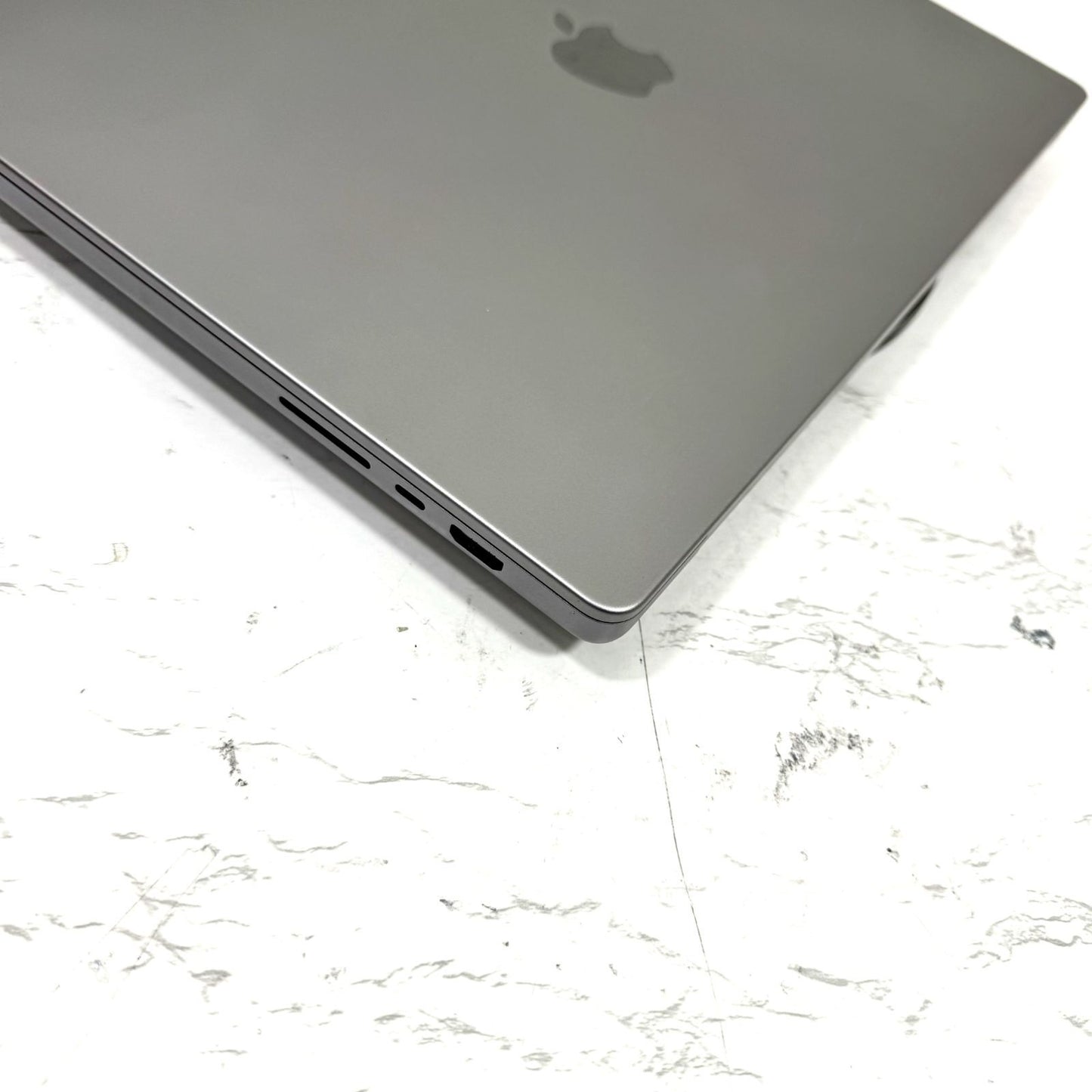 【良品】【1週間保証】MacBook Pro 16型 / 2023 / M2 Max / 32GB / 2TB 191044