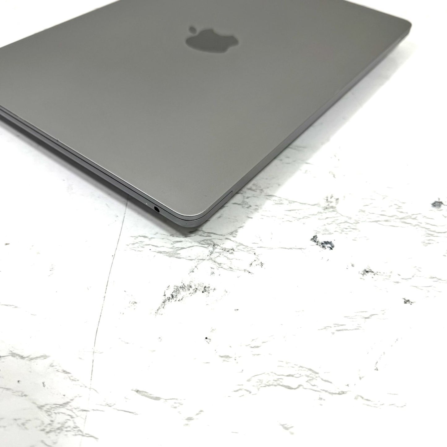 【良品】【1週間保証】MacBook Air 13型 / 2022 / M2 / 16GB / 512GB 190103