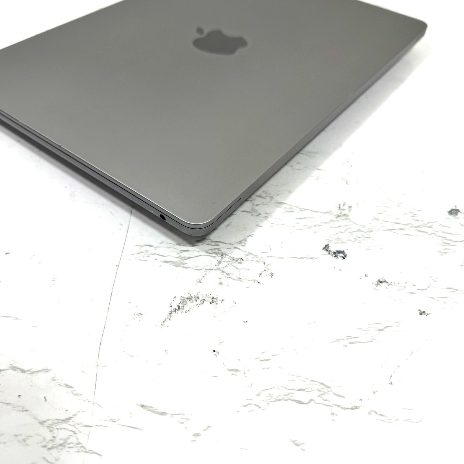 【良品】【1週間保証】MacBook Air 13型 / 2022 / M2 / 16GB / 512GB 190103