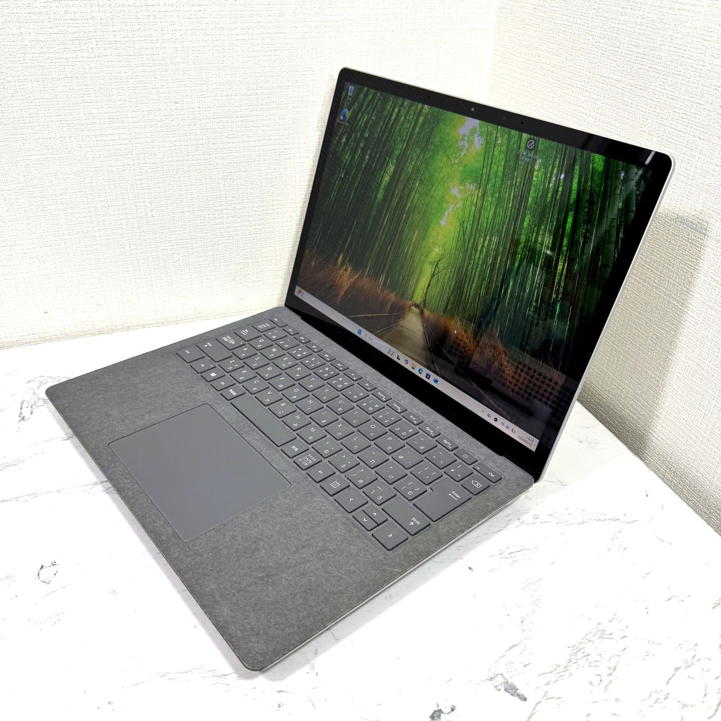 【良品】【1週間保証】Microsoft / Core i5 1145G7 / 8GB / 256GB 001211