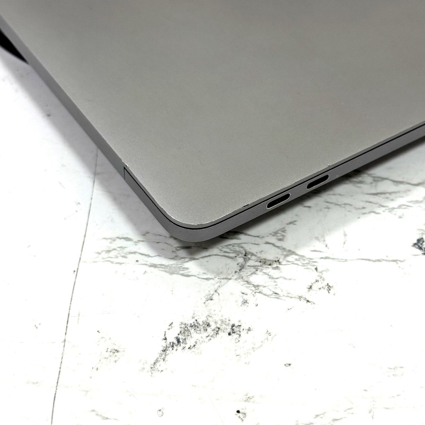 【良品】【1週間保証】MacBook Pro 13インチ 2019 / Core i7（2019） / 16GB / 512GB / 充放電回数793回 009073