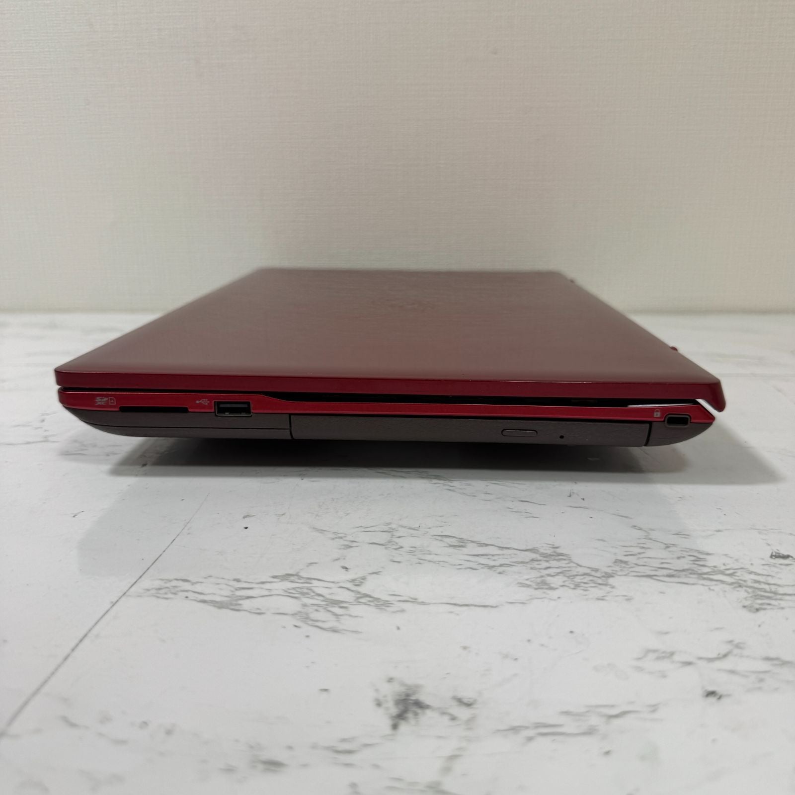 【傷あり】【1週間保証】Fujitsu FMV LIFEBOOK AH53/B3 / Core i7 8550U / 8GB / 1TB 000329