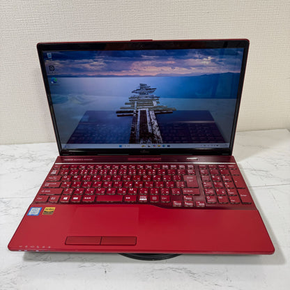 【傷あり】【1週間保証】Fujitsu FMV LIFEBOOK AH53/B3 / Core i7 8550U / 8GB / 1TB 000329