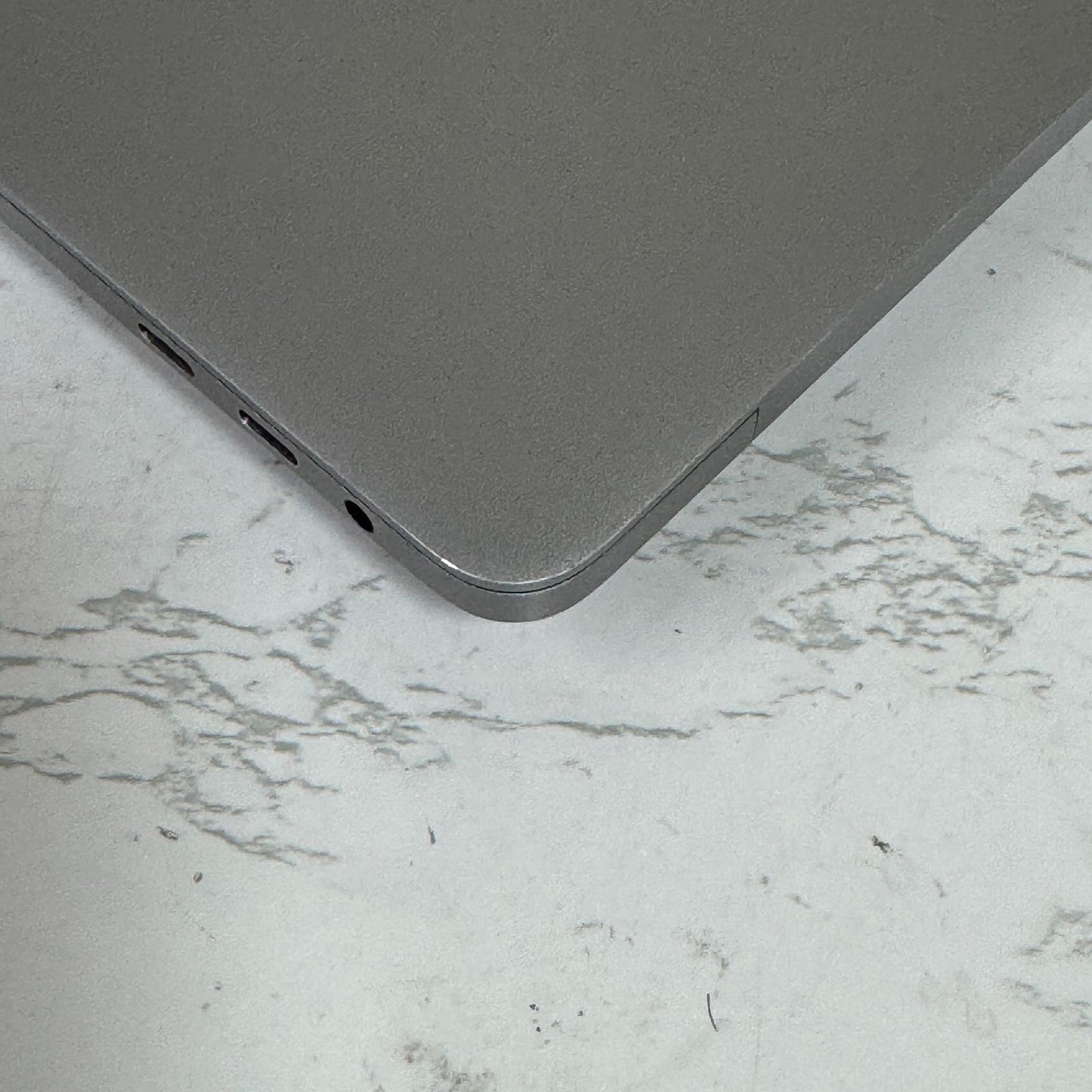 【傷あり】【1週間保証】MacBook Pro 13インチ / 2019 / Core i7 8569U / 16GB / 512GB 009087