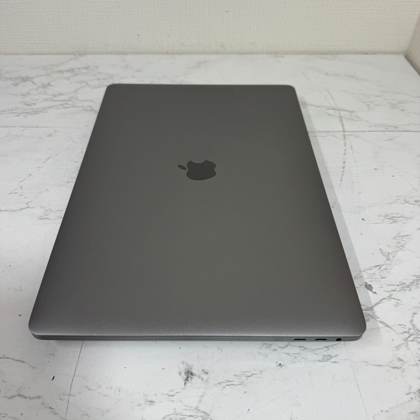 【良品】【1週間保証】MacBook Pro 15インチ 2018 / Core i7 / 16GB / 512GB
