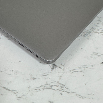 【良品】【1週間保証】MacBook Pro 15インチ 2018 / Core i7 / 16GB / 512GB