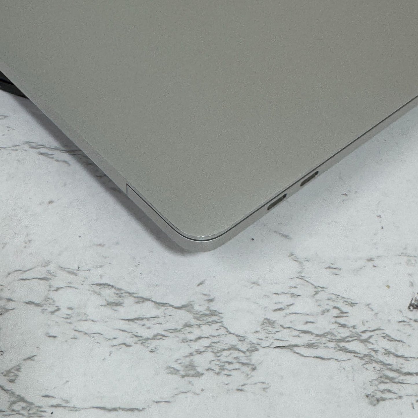 【傷あり】【1週間保証】MacBook Pro 13インチ / 2018 / Core i5 8259U / 8GB / 256GB 009083