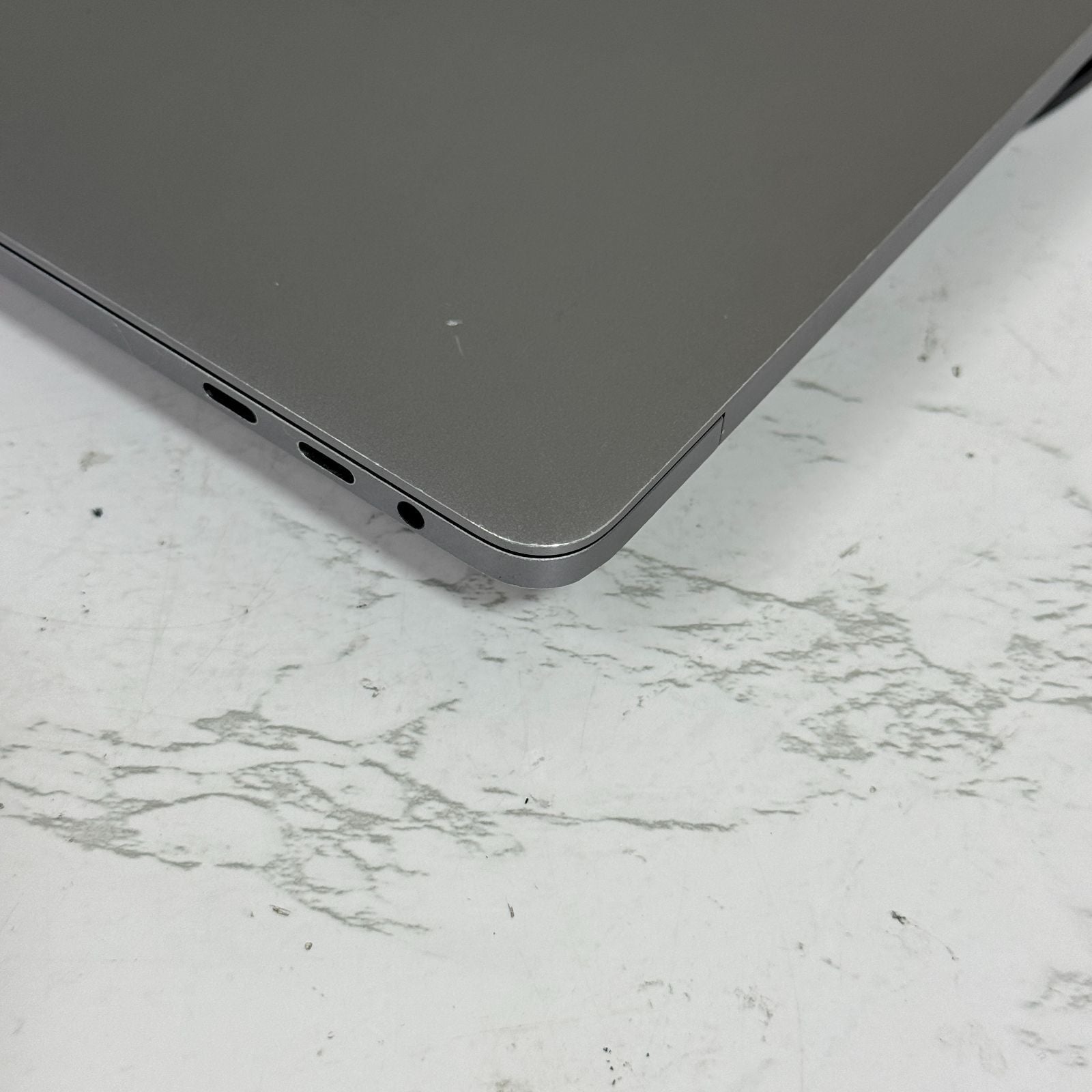 【良品】【1週間保証】MacBook Pro 13インチ / 2017 / Core i5 7267U / 16GB / 256GB 002560
