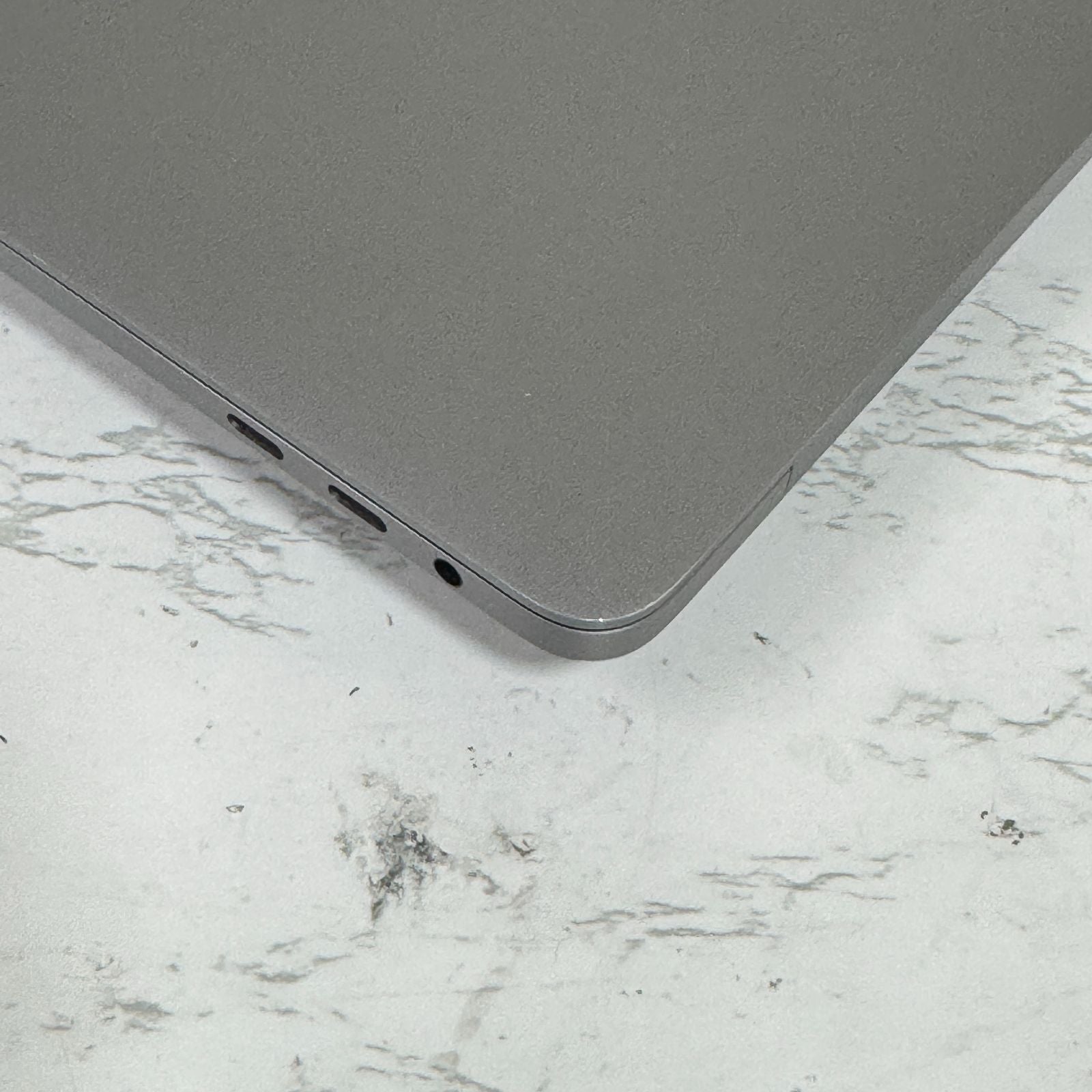 【傷あり】【1週間保証】MacBook Pro 13インチ / 2020 / Core i7 1068NG7 / 32GB / 1TB 009095