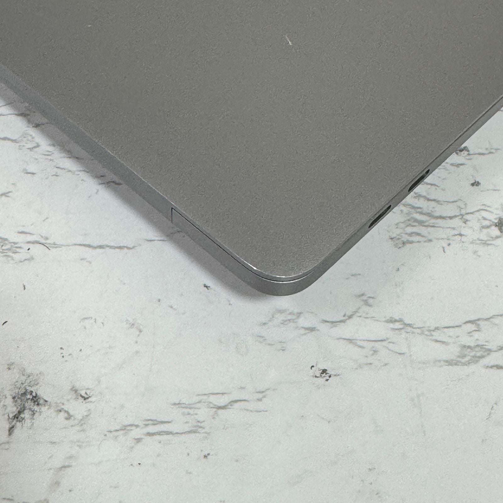 【傷あり】【1週間保証】MacBook Pro 13インチ / 2020 / Core i7 1068NG7 / 32GB / 1TB 009095