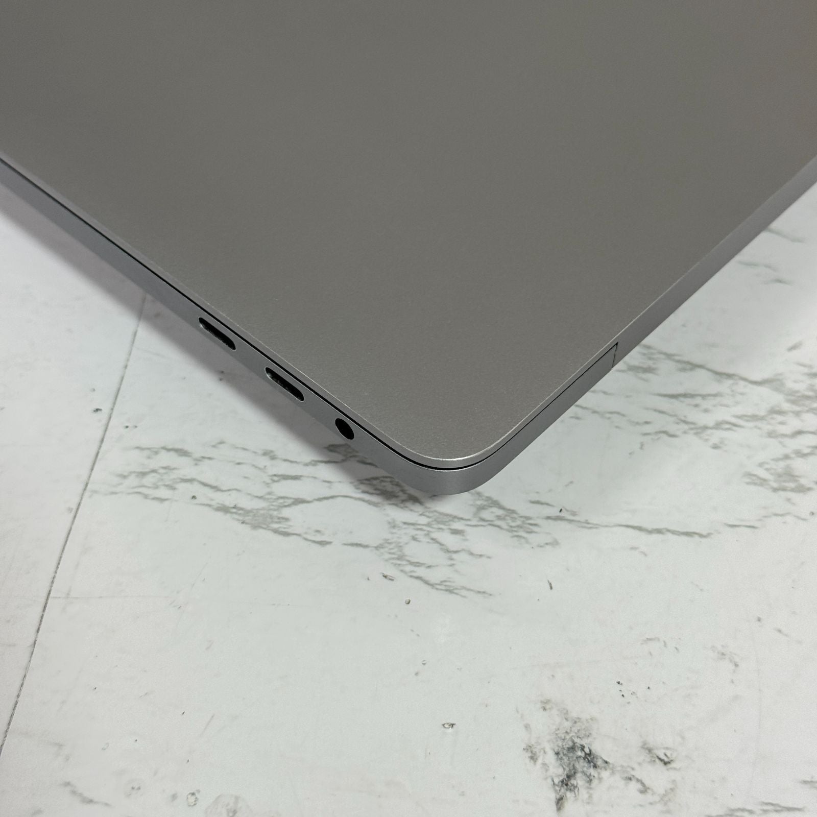 【傷あり】【1週間保証】MacBook Pro 16インチ / 2019 / Core i7 9750H / 16GB / 1TB 177367