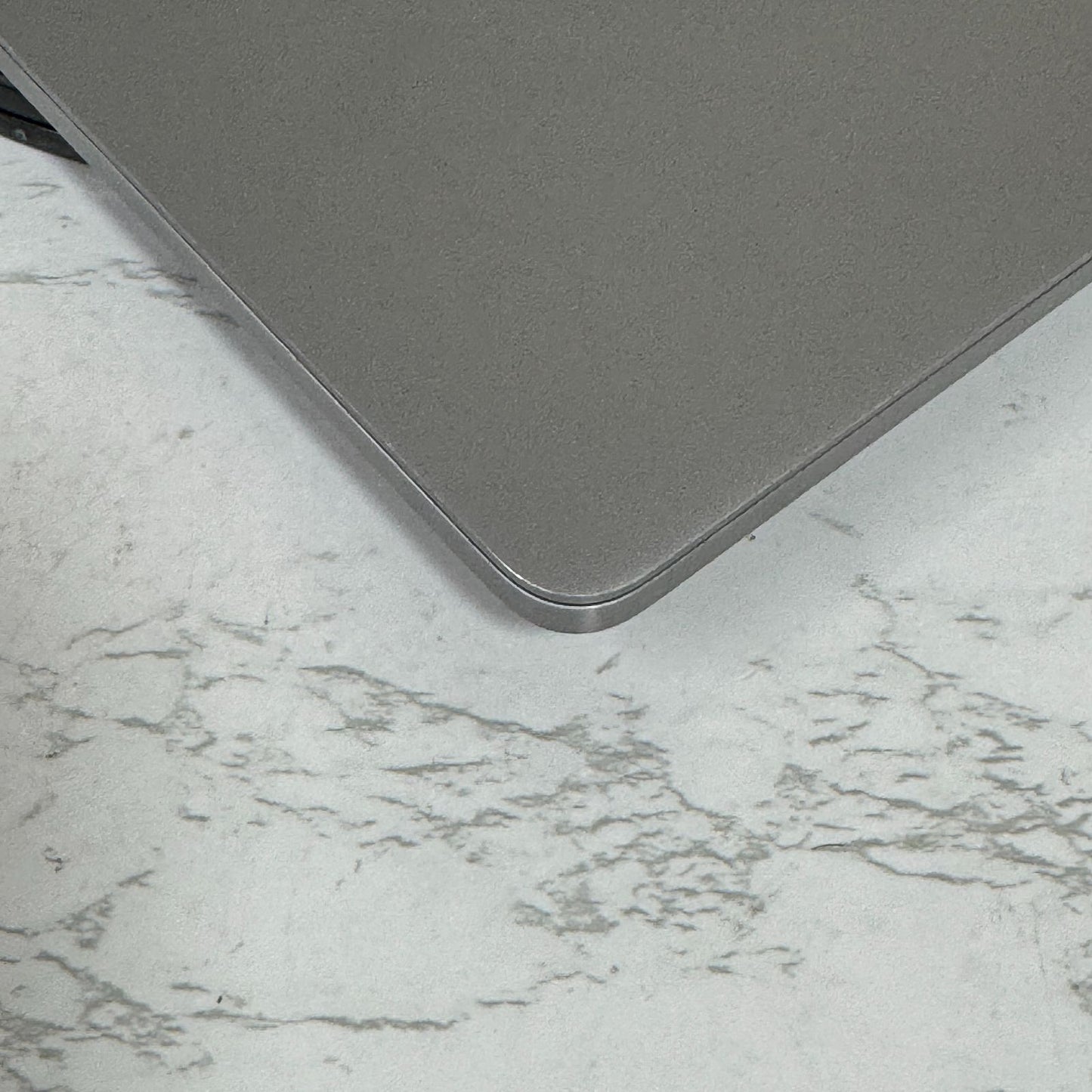 【傷あり】【1週間保証】MacBook Pro 13インチ / 2019 / Core i5 8257U / 16GB / 512GB 002590