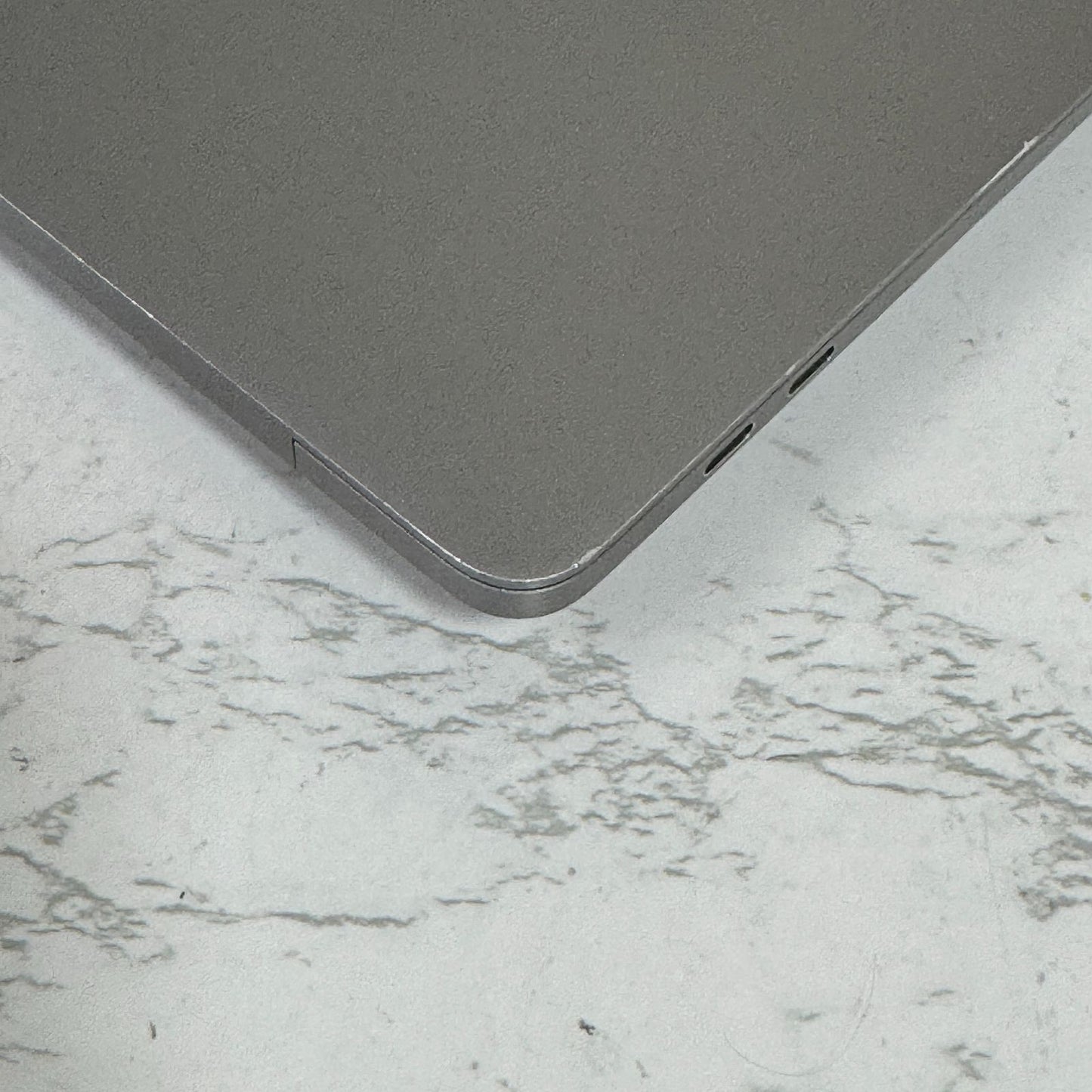 【傷あり】【1週間保証】MacBook Pro 13インチ / 2019 / Core i5 8257U / 16GB / 512GB 002590