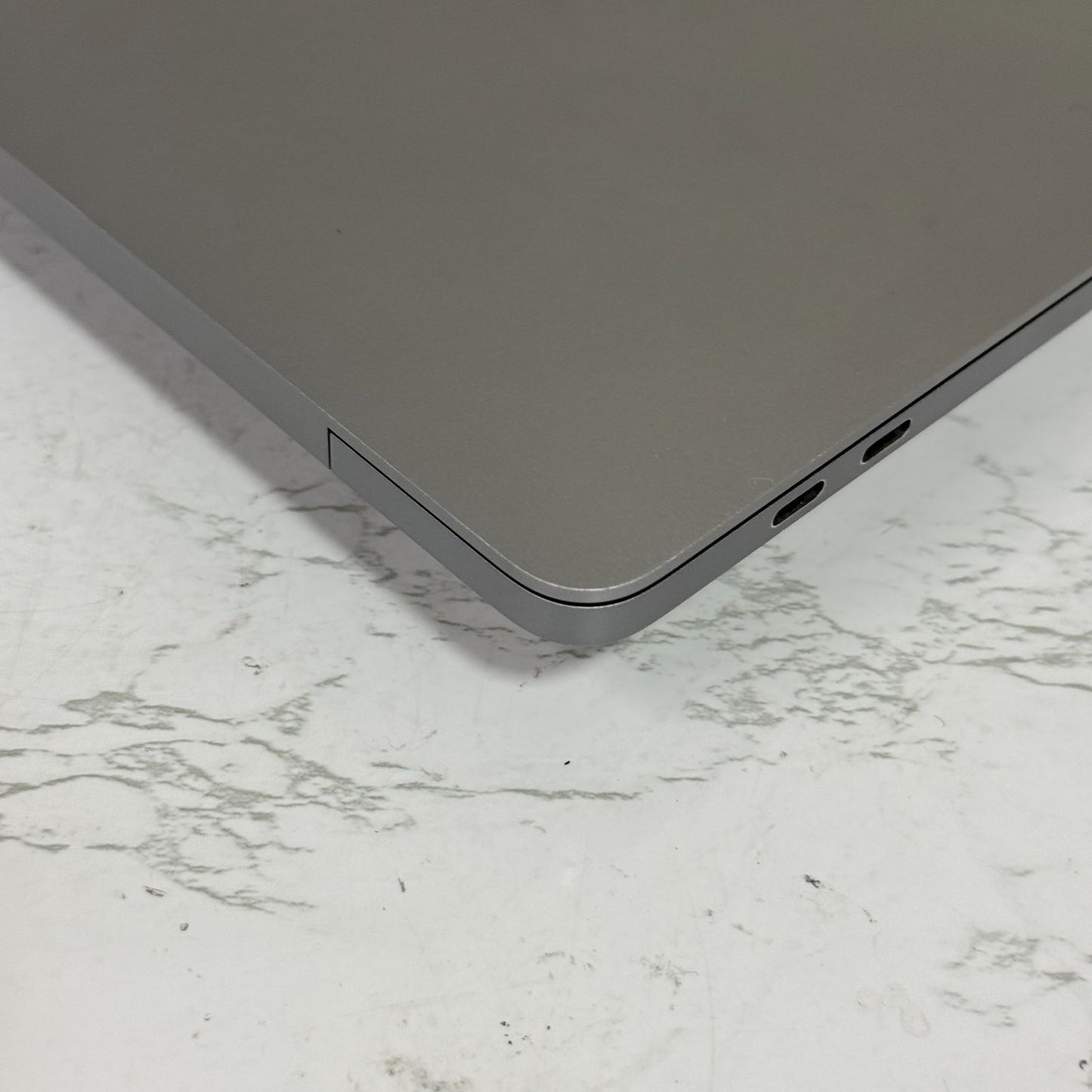【傷あり】【1週間保証】MacBook Pro 16インチ / 2019 / Core i7 9750H / 32GB / 512GB 118363