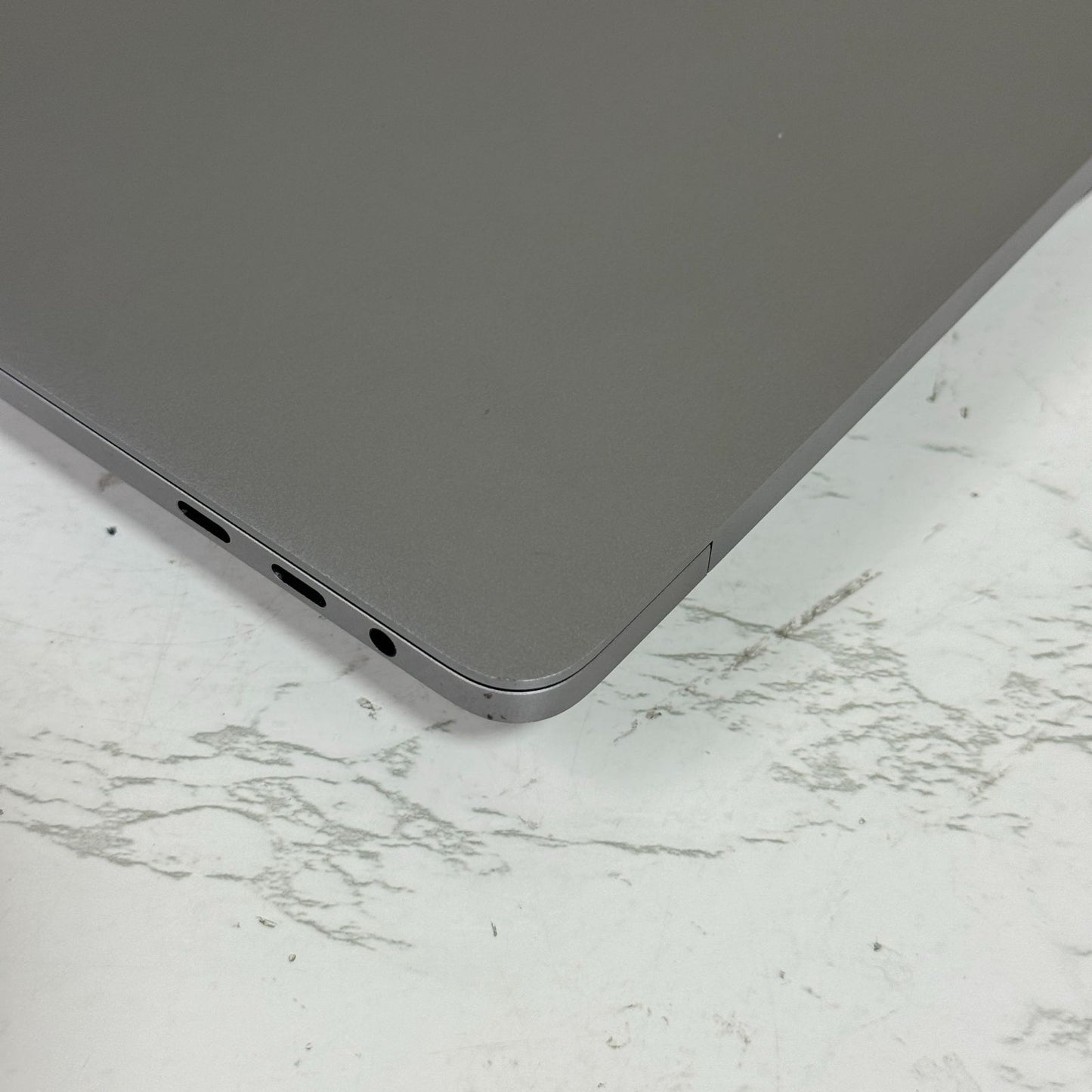【傷あり】【1週間保証】MacBook Pro 13インチ / 2020 / Core i7 1068NG7 / 32GB / 1TB 009085