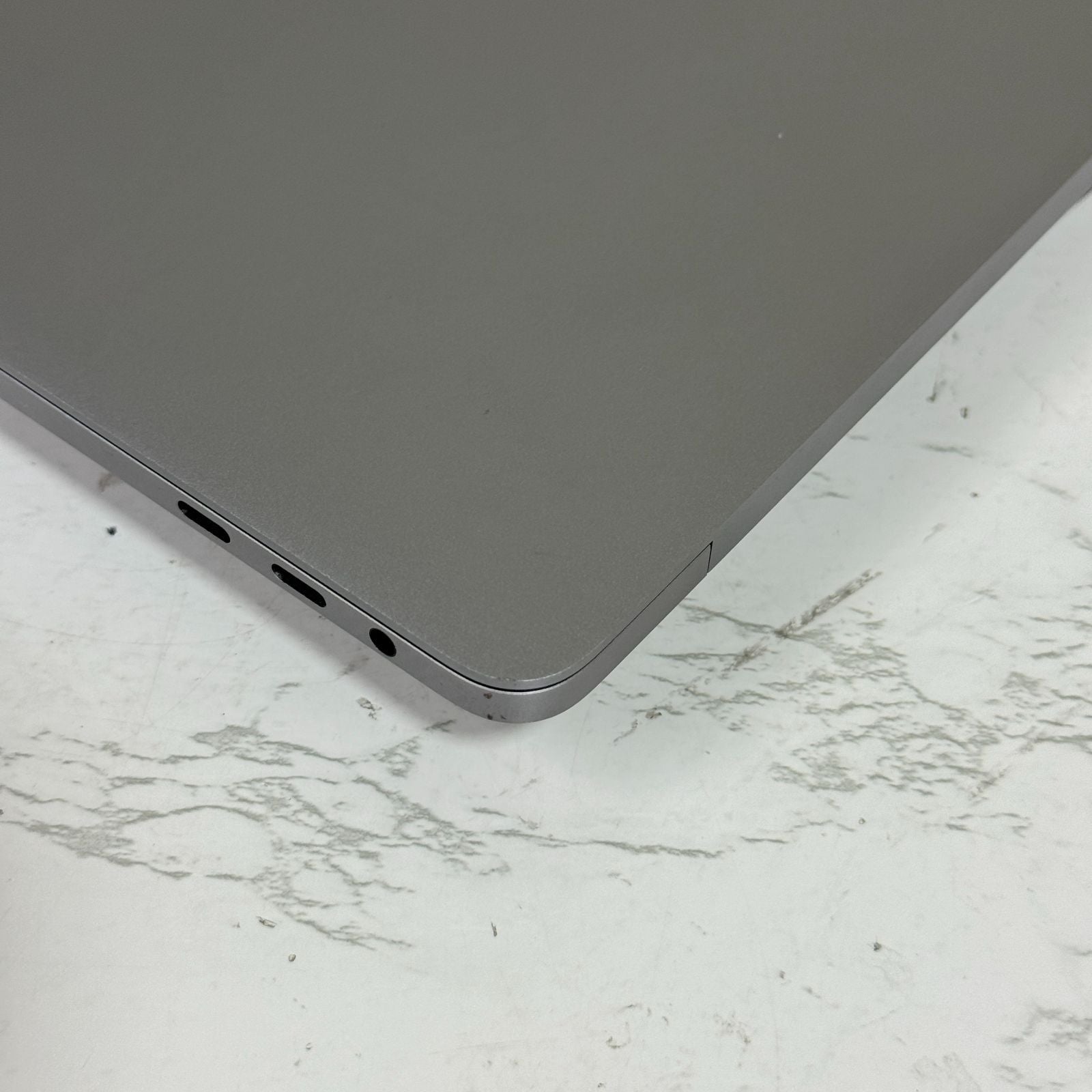 【傷あり】【1週間保証】MacBook Pro 13インチ / 2020 / Core i7 1068NG7 / 32GB / 1TB 009085