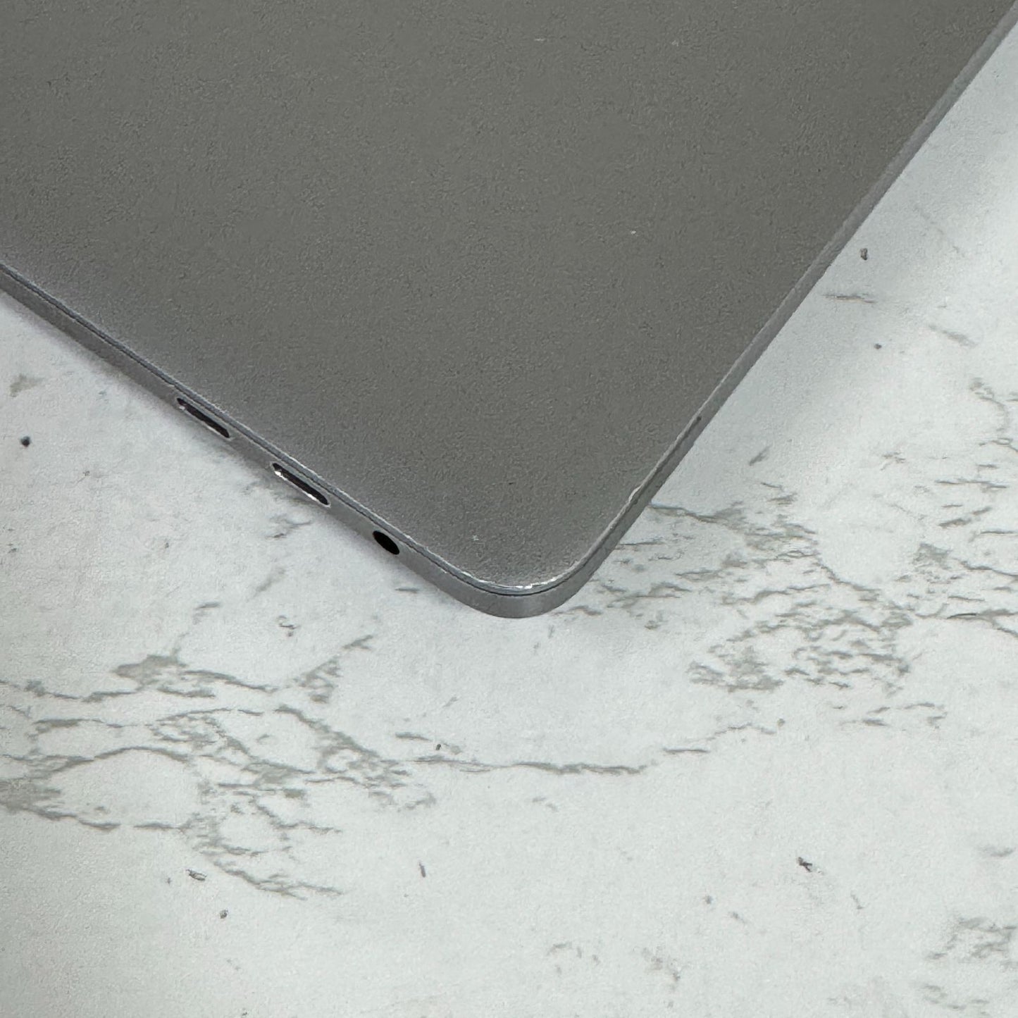 【良品】【1週間保証】MacBook Pro 13-inch 2017 13インチ / Core i5 / 8GB / 256GB