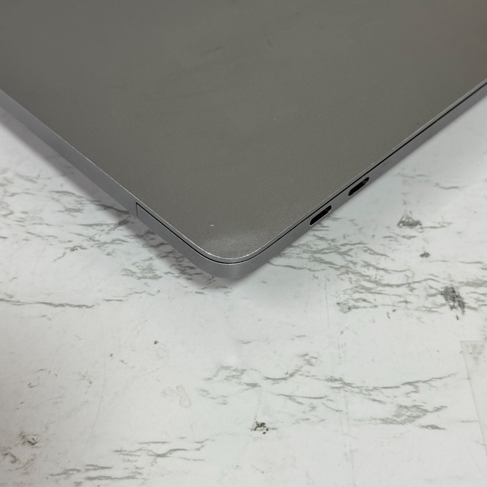 【傷あり】【1週間保証】MacBook Pro 13インチ / 2019 / Core i7 8569U / 16GB / 512GB 009078