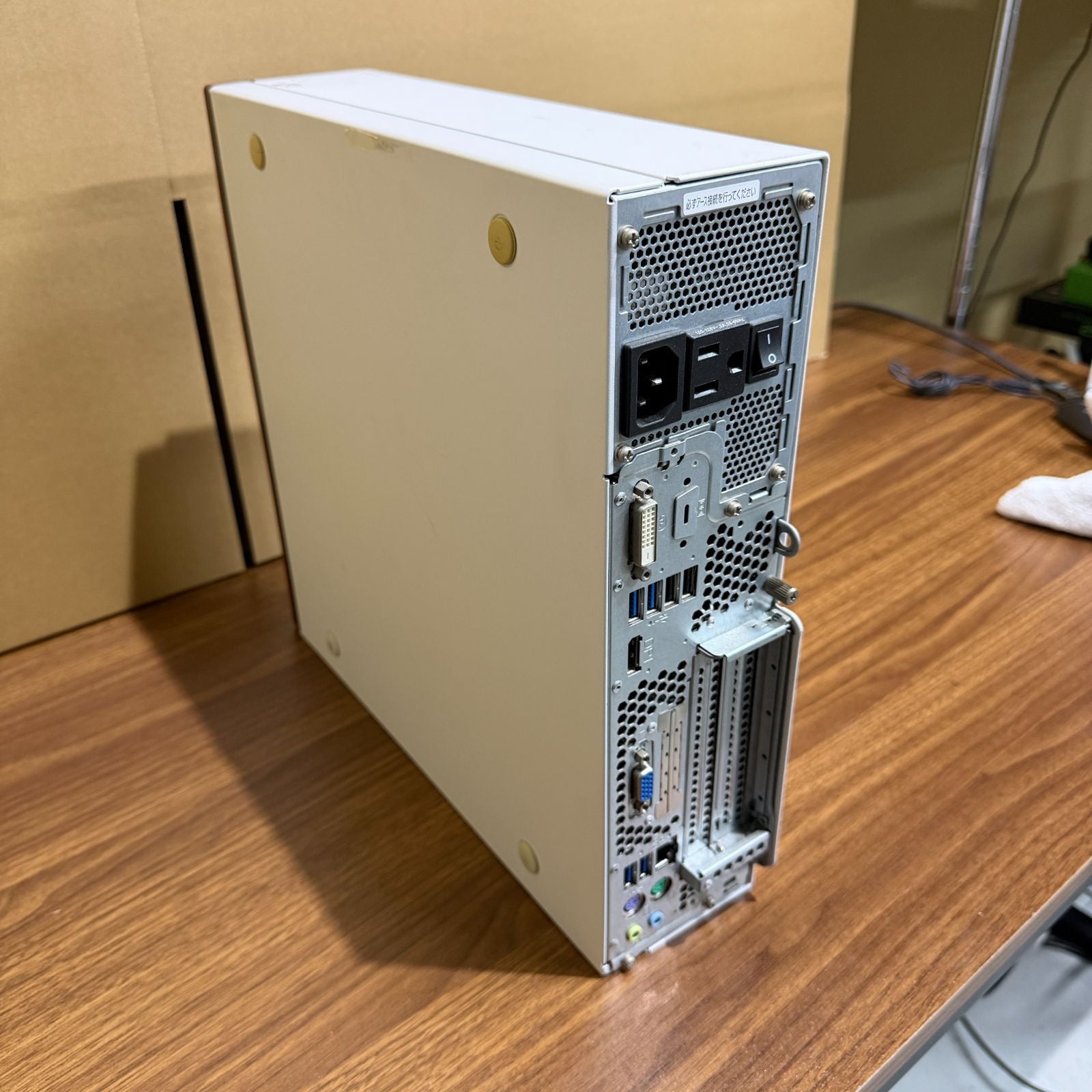 【良品】【1週間保証】富士通 デスクトップPC / Core i5 9500 / 8GB / 120GB