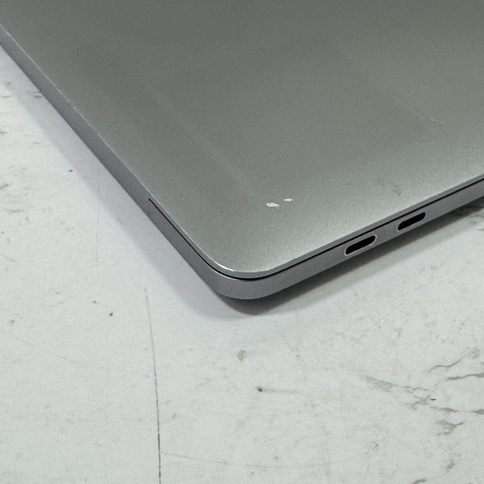 【良品】【1週間保証】MacBook Pro 13 2020 / Apple M1 / 16GB / 512GB