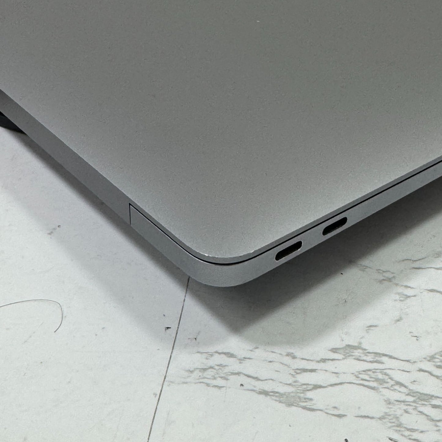 【良品】【1週間保証】MacBook Air 13インチ / 2020 / M1 / 16GB / 256GB 194110