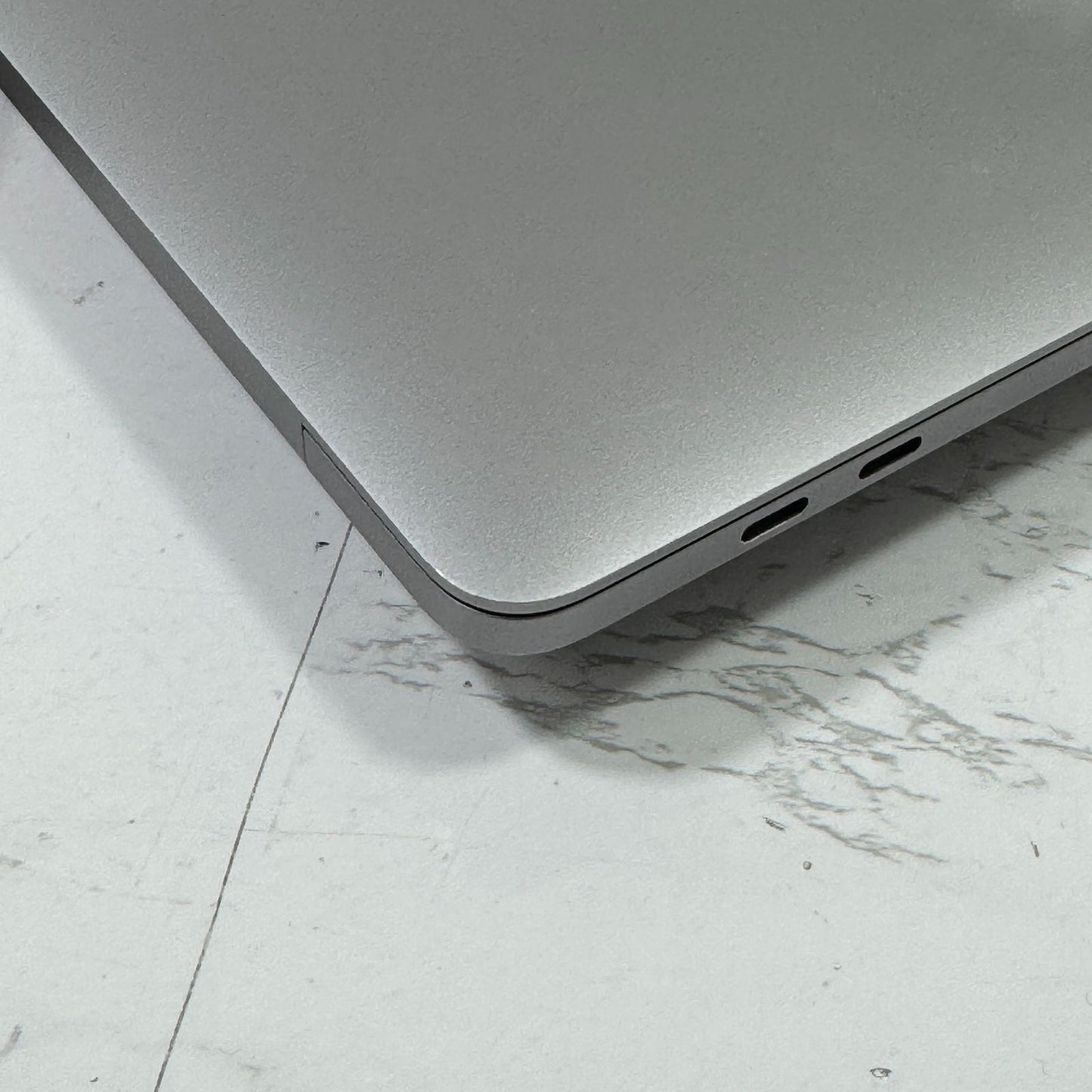 【傷あり】【1週間保証】MacBook Pro 13インチ / 2020 / M1 / 16GB / 512GB 192868