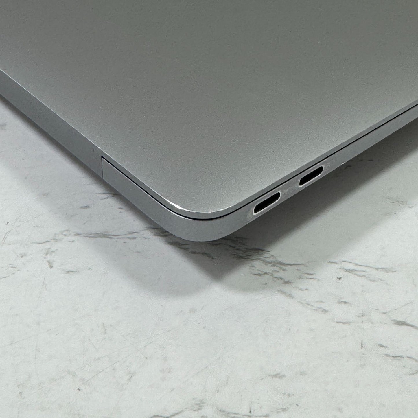 【良品】【1週間保証】MacBook Air 13インチ / 2020 / M1 / 16GB / 256GB 193918