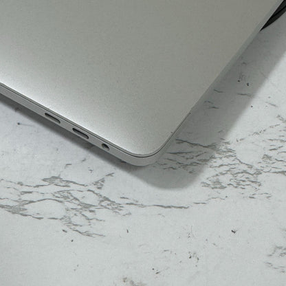 【良品】【1週間保証】MacBook Pro 13インチ 2019 / Core i7 / 16GB / 512GB