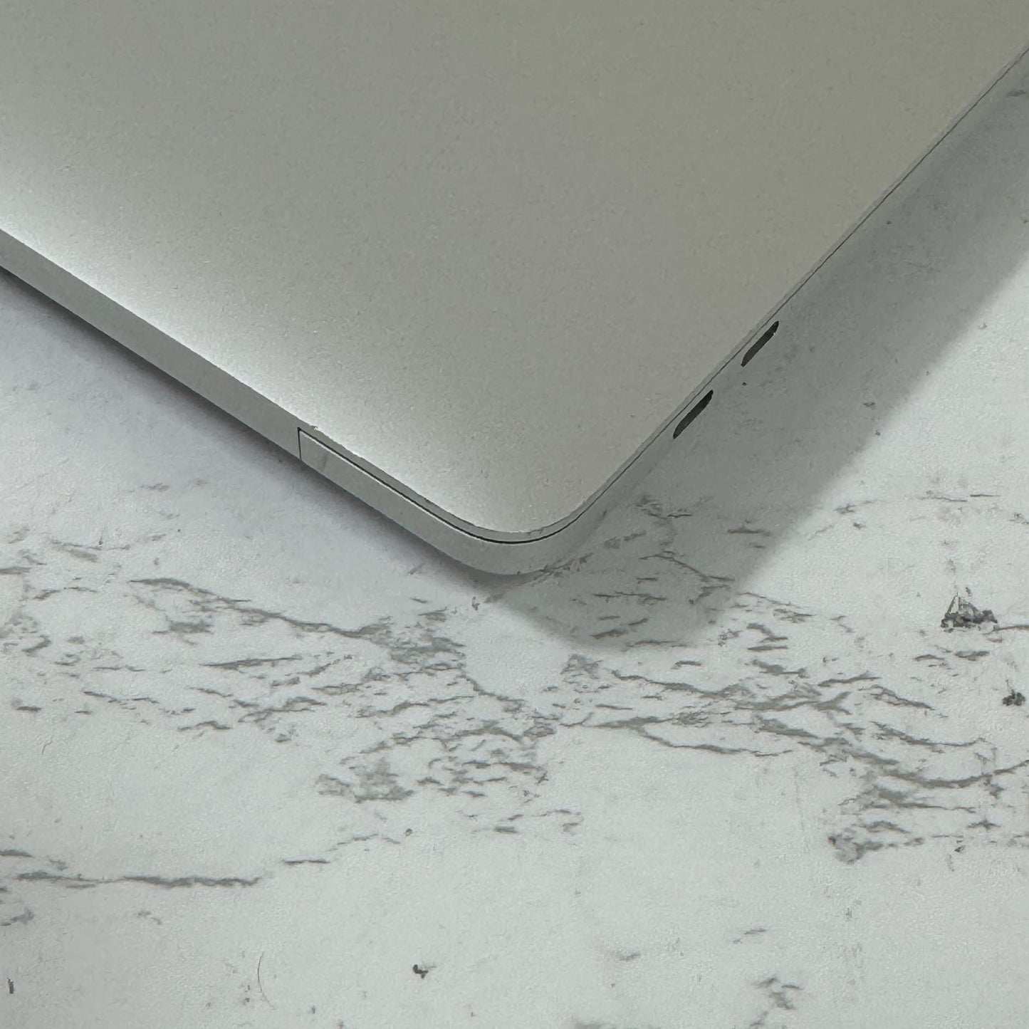【良品】【1週間保証】MacBook Pro 13インチ 2019 / Core i7 / 16GB / 512GB