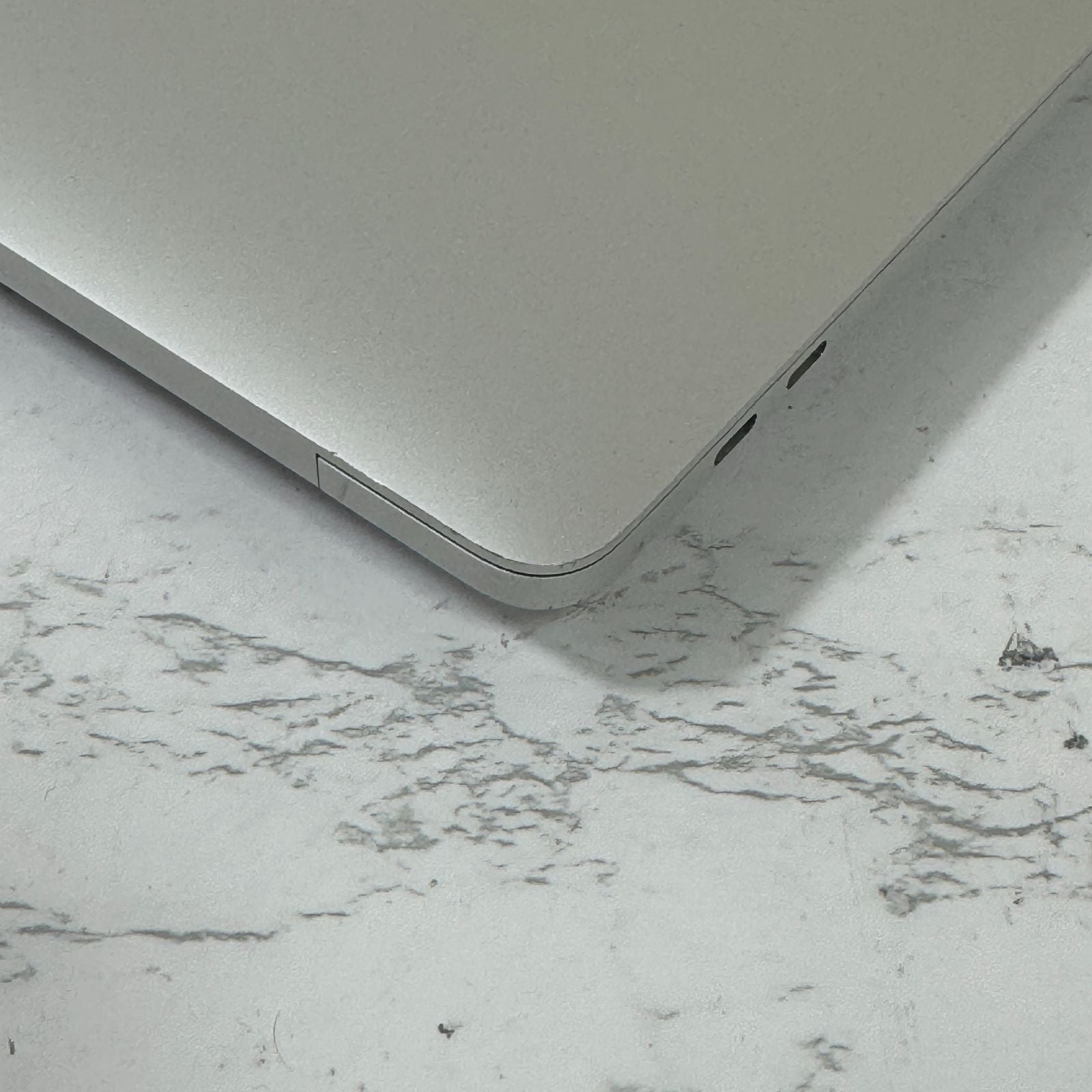 【良品】【1週間保証】MacBook Pro 13インチ 2019 / Core i7 / 16GB / 512GB
