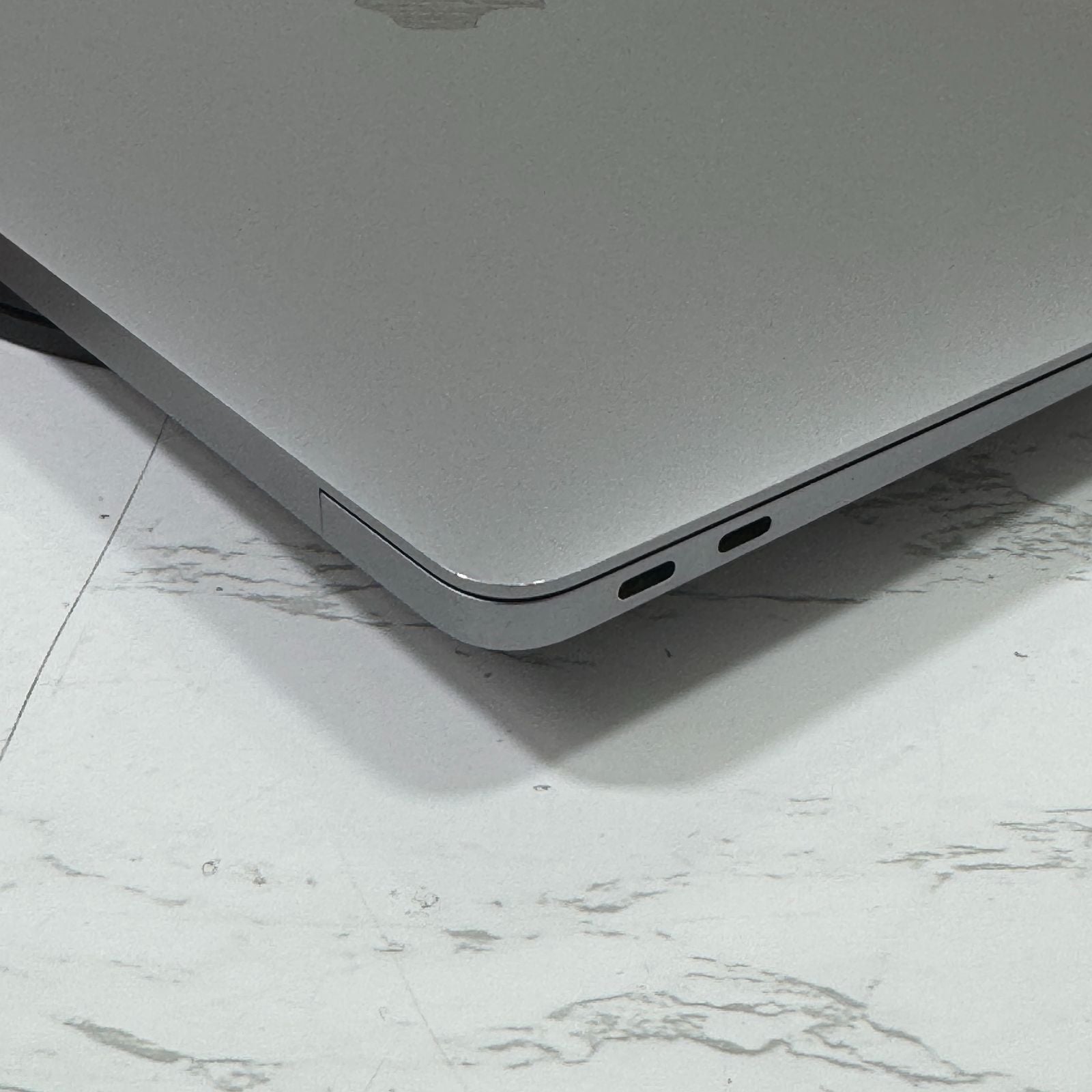 【良品】【1週間保証】MacBook Air 13インチ / 2020 / M1 / 16GB / 256GB 194120