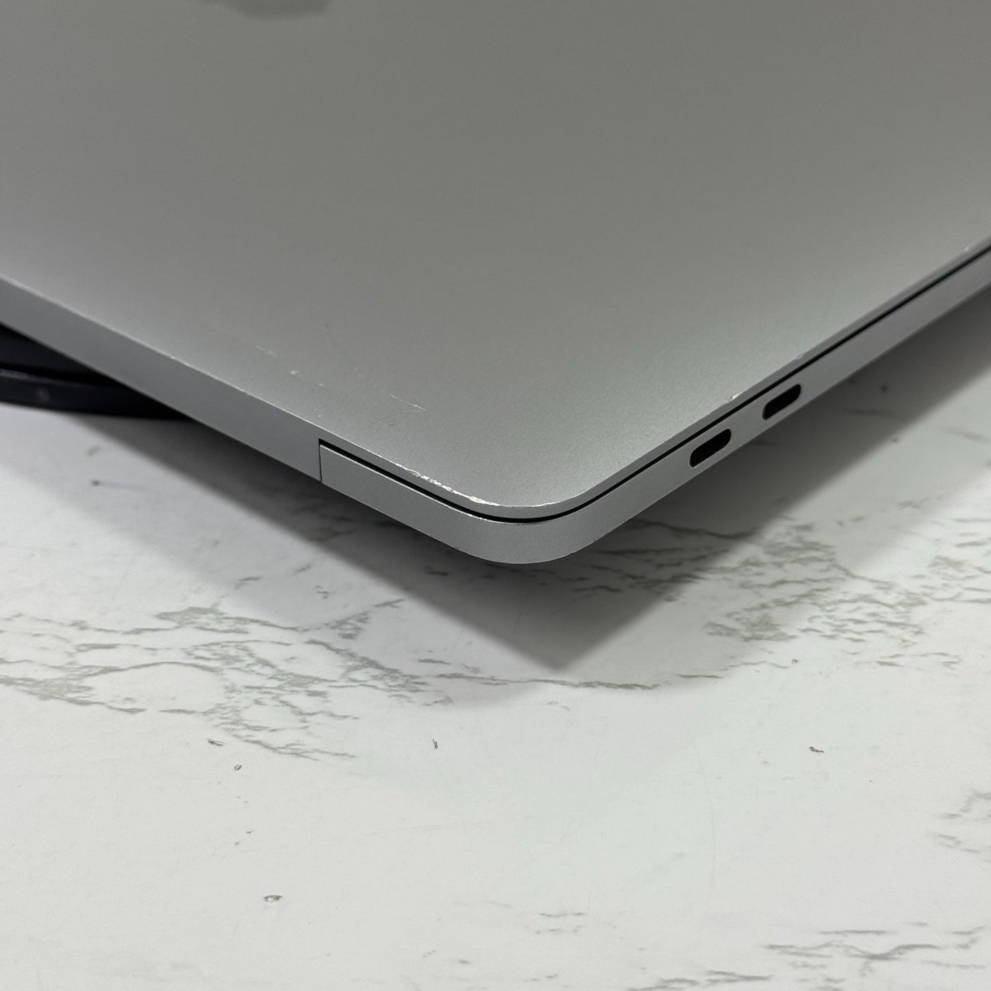 【傷あり】【1週間保証】MacBook Pro 13インチ / 2020 / M1 / 16GB / 512GB 192866